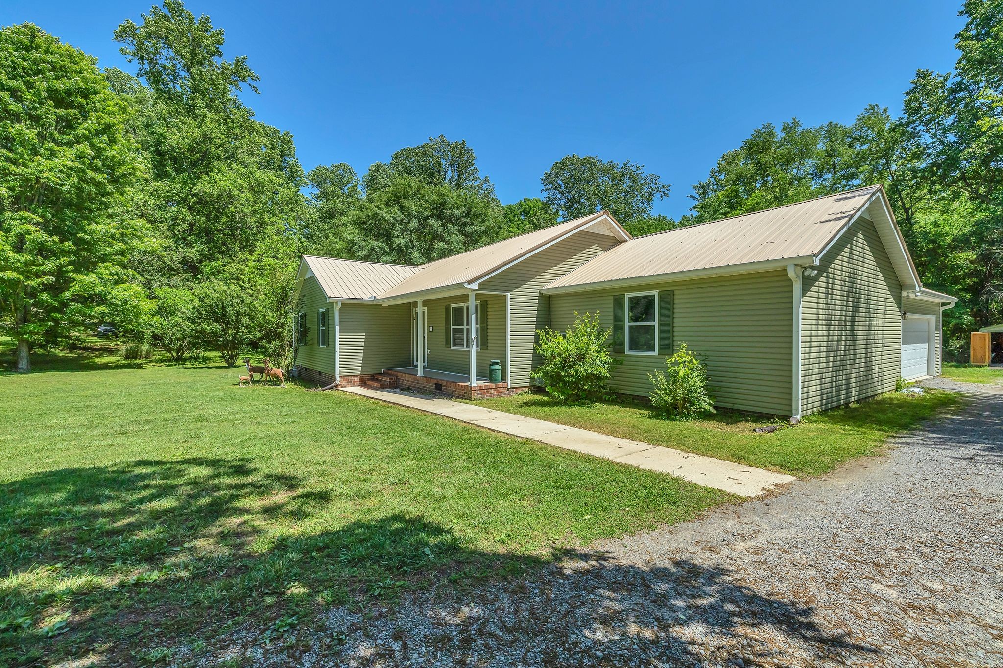 99 Arrowhead Dr