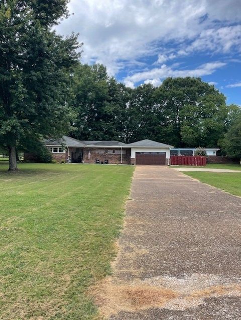 111 Grandview Dr Lawrenceburg TN 38464