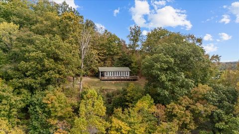 38 Lakeland Rd Waverly TN 37185