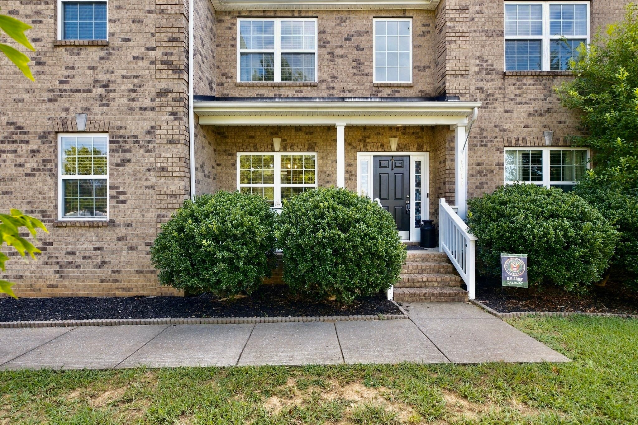 1011 Laramie Ct