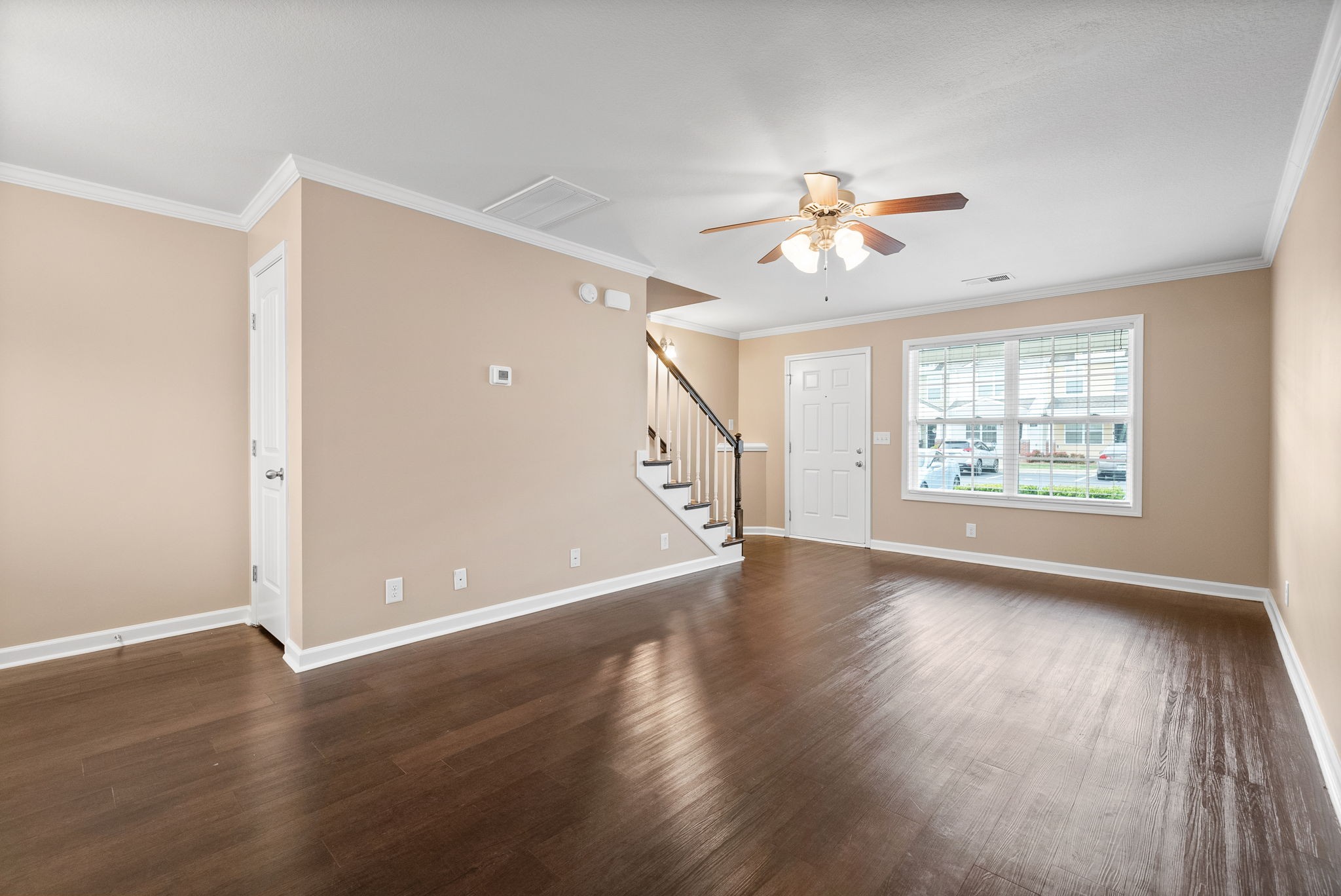 Clarksville, Tennessee 37040, United States, 2 Bedrooms Bedrooms, ,3 BathroomsBathrooms,Residential,Active,93192