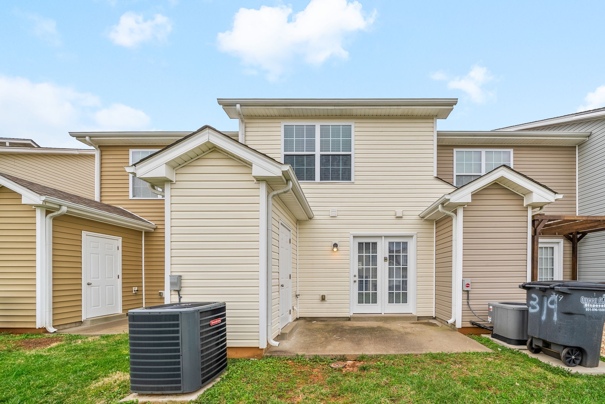 Clarksville, Tennessee 37040, United States, 2 Bedrooms Bedrooms, ,3 BathroomsBathrooms,Residential,Active,93192