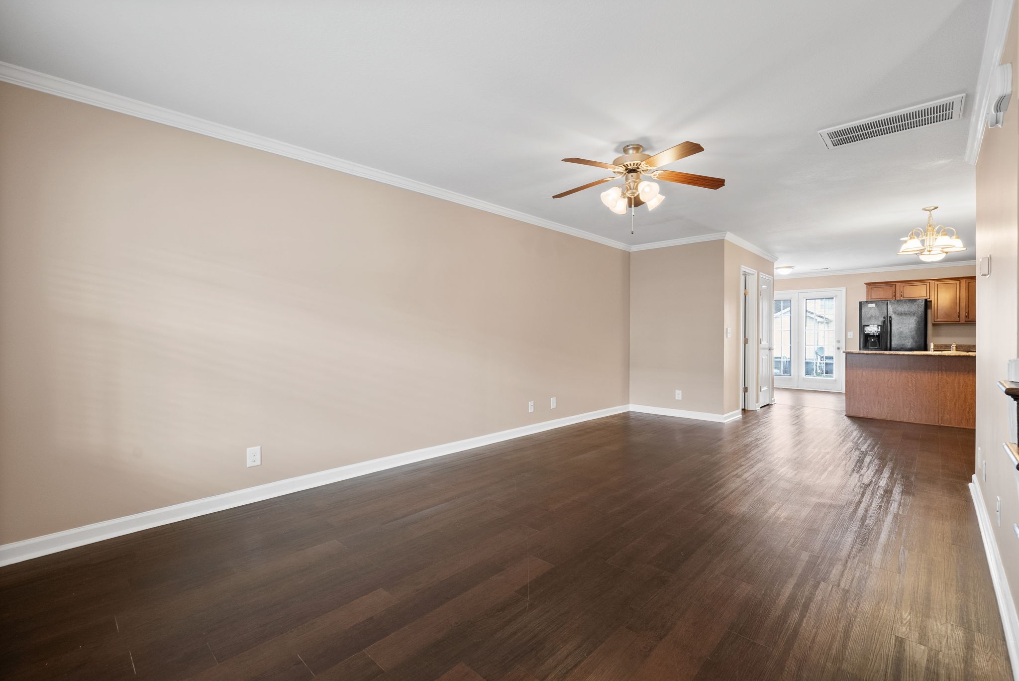 Clarksville, Tennessee 37040, United States, 2 Bedrooms Bedrooms, ,3 BathroomsBathrooms,Residential,Active,93192