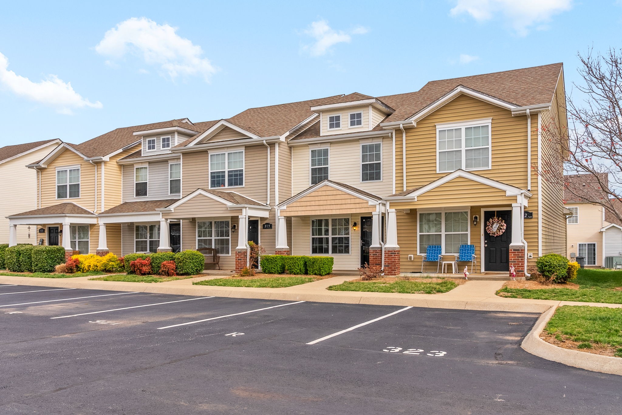 Clarksville, Tennessee 37040, United States, 2 Bedrooms Bedrooms, ,3 BathroomsBathrooms,Residential,Active,93192
