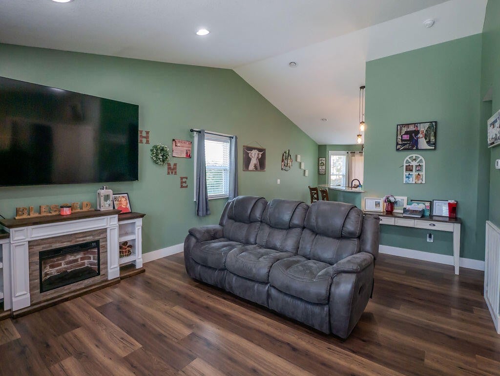 284 Sweetsprings Road