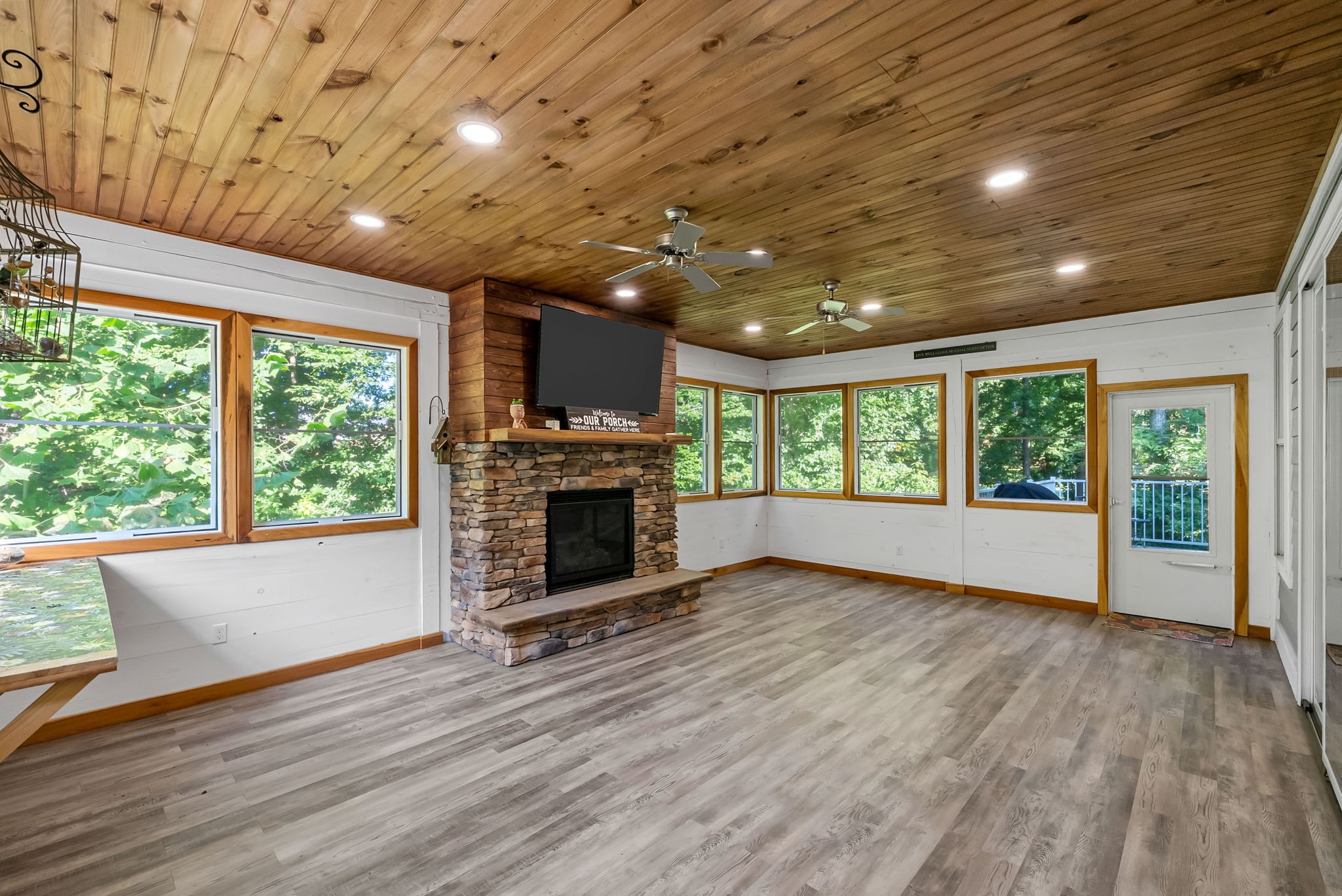 34 Navajo Ct