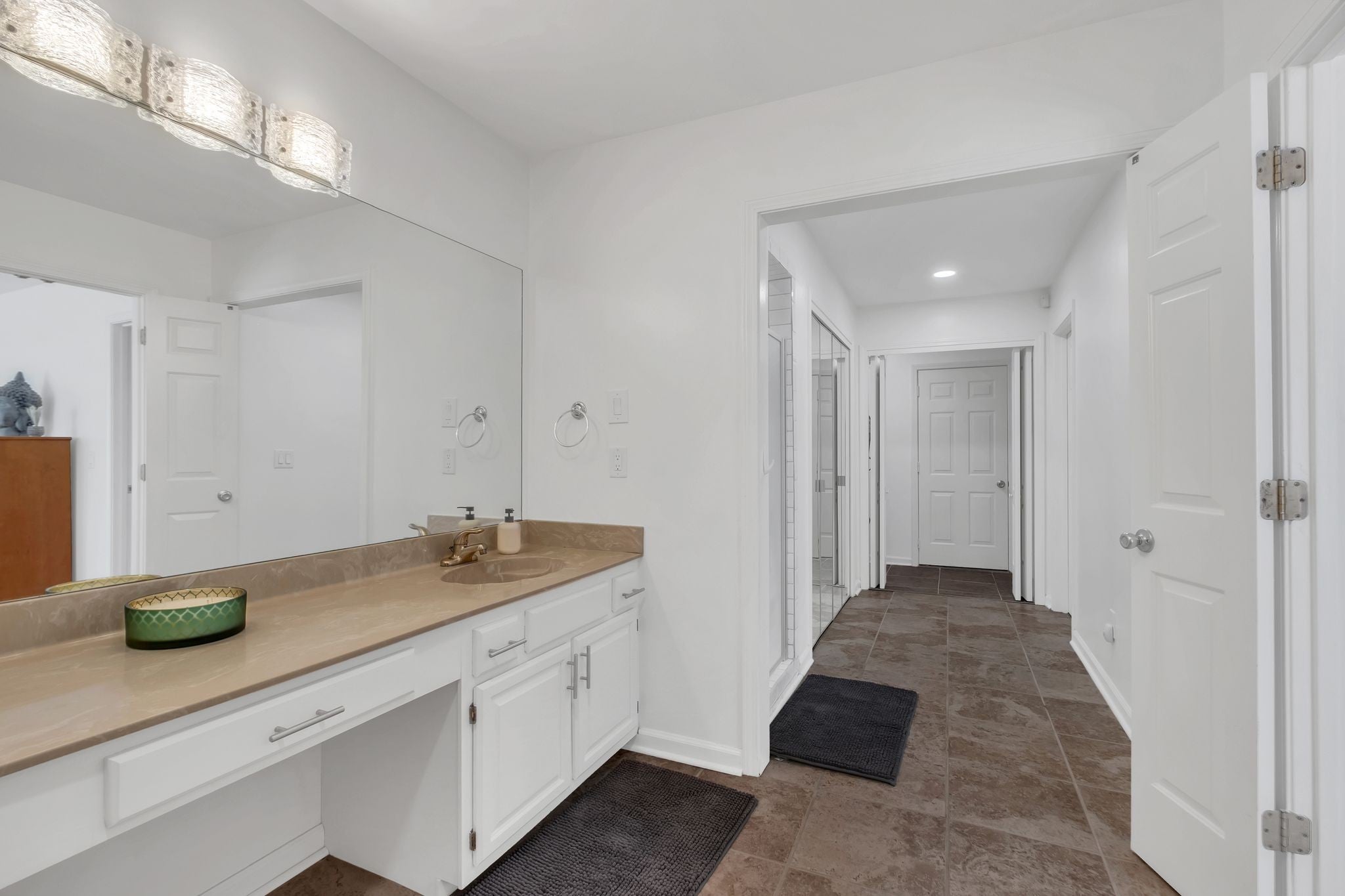 220 Glenstone Cir