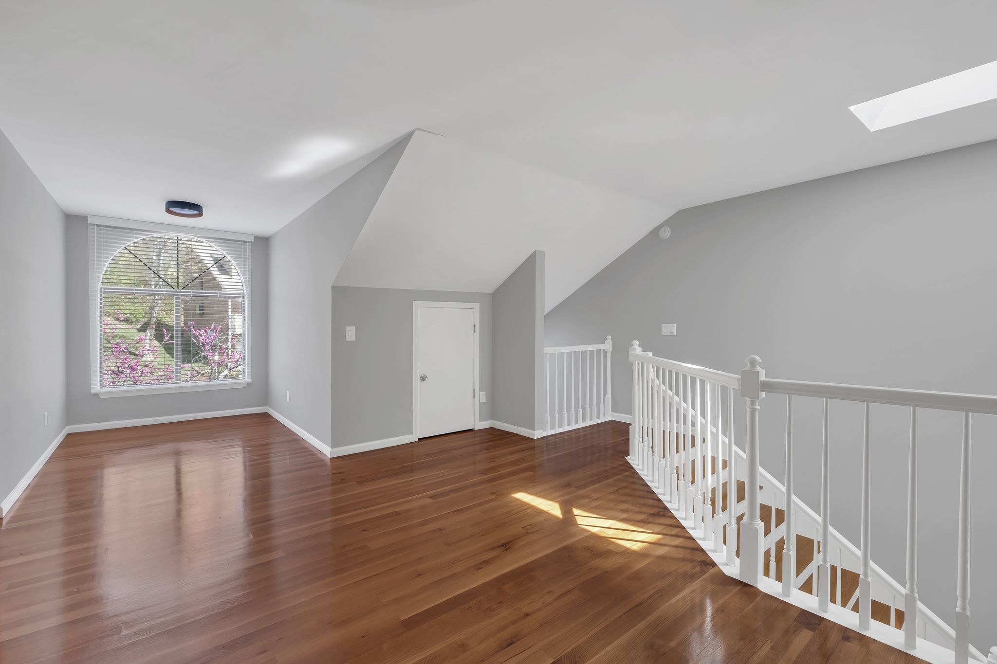 220 Glenstone Cir