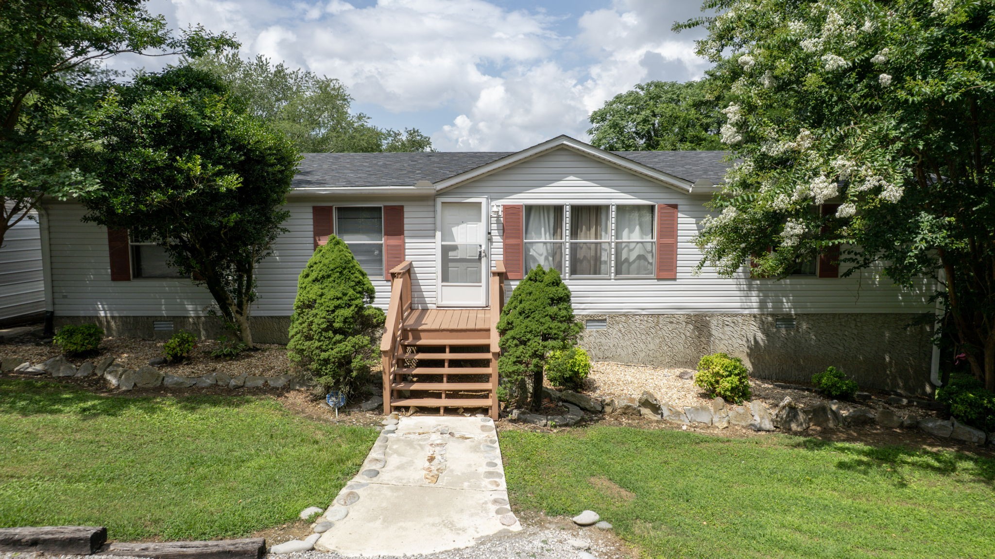 37 Crestview Dr