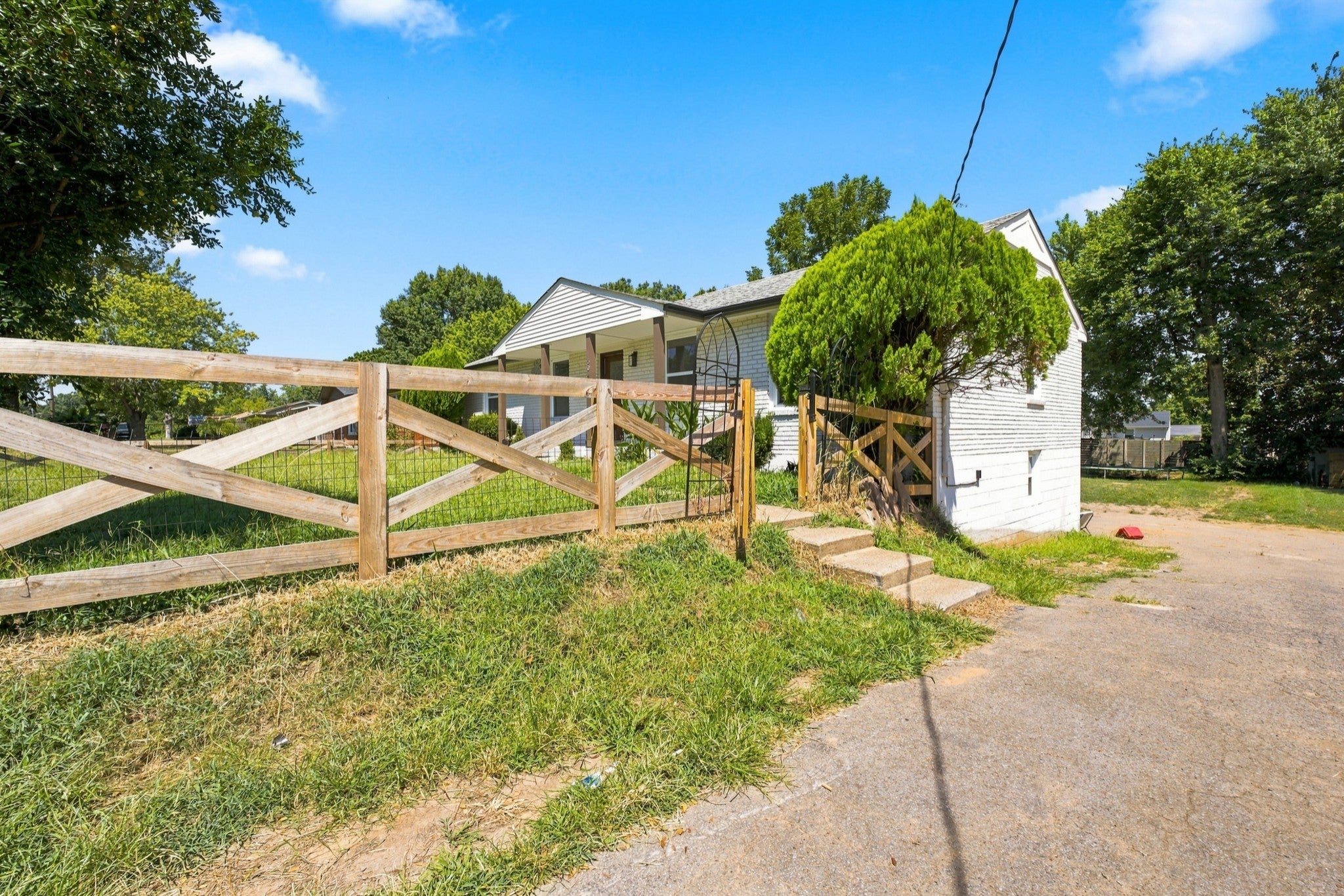 604 Harding Pl