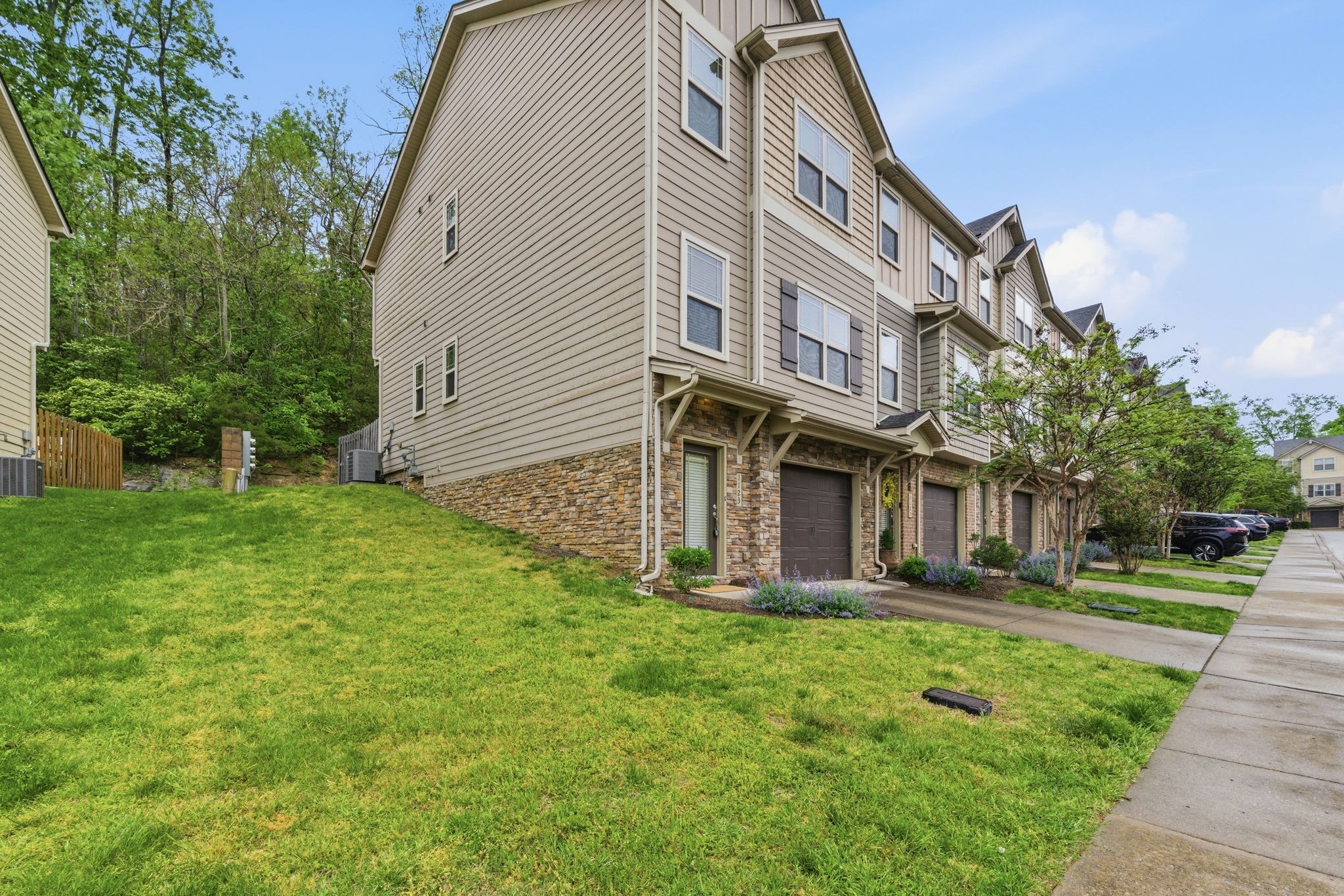 1123 Woodbury Falls Ct