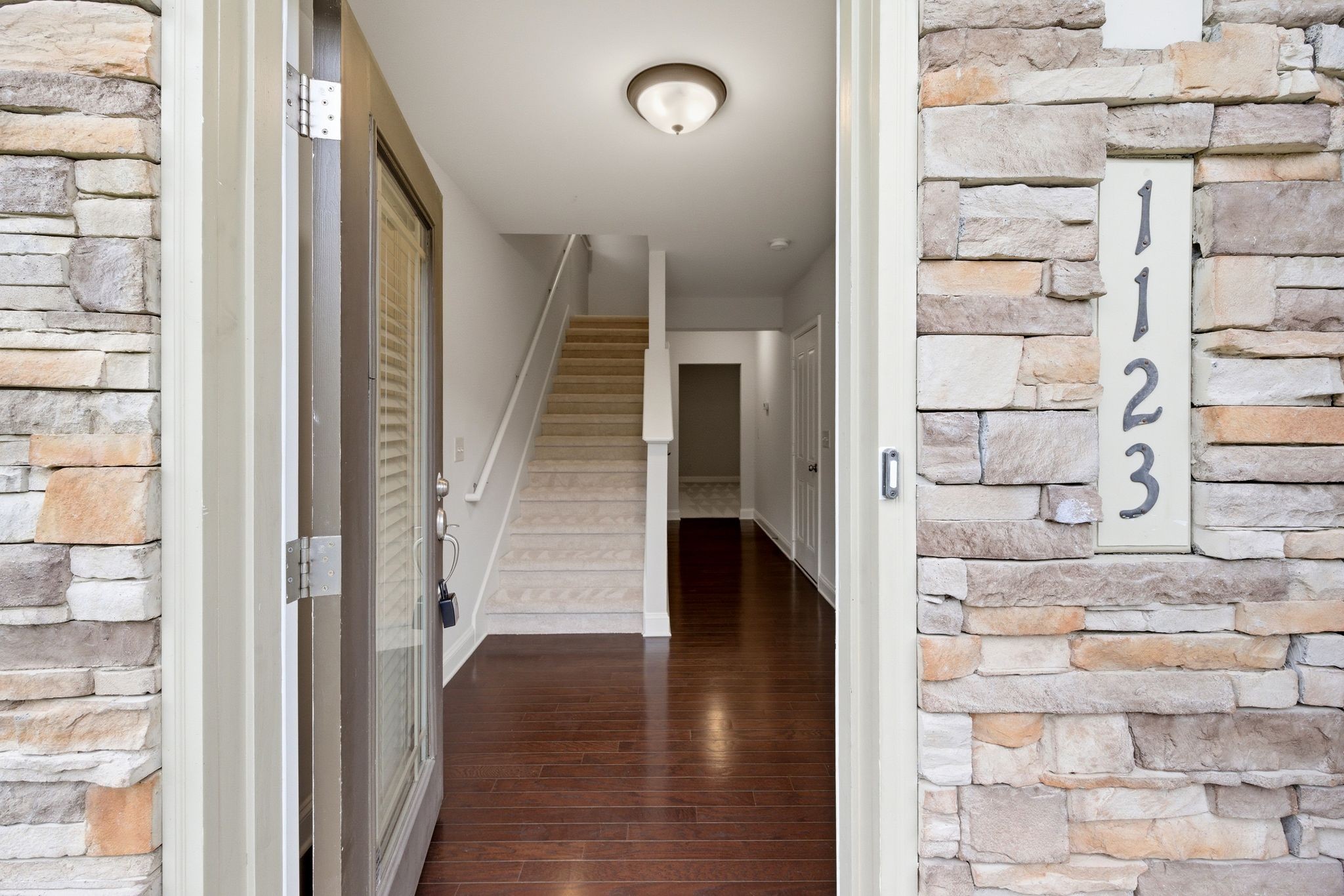 1123 Woodbury Falls Ct