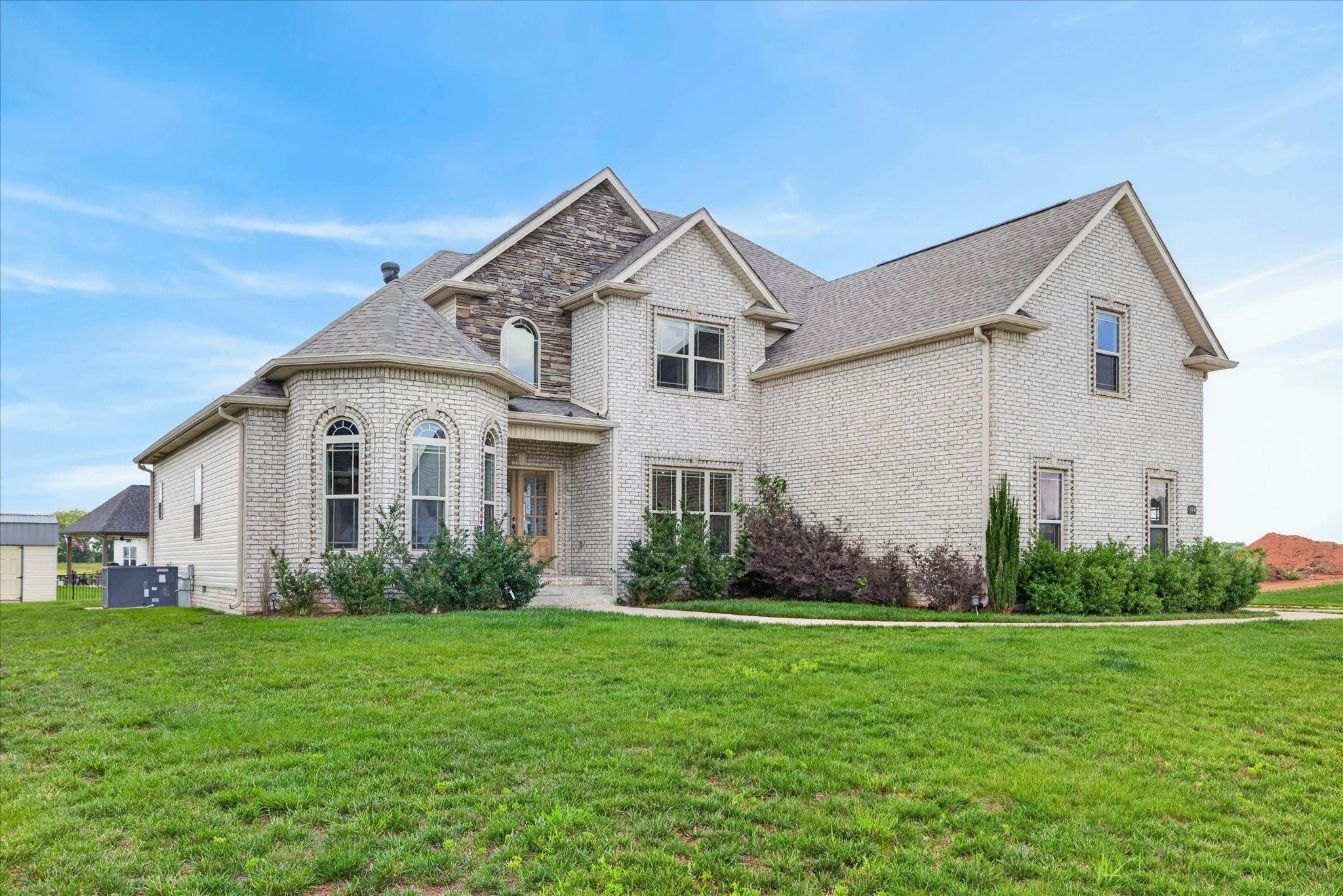344 Oasis Ln