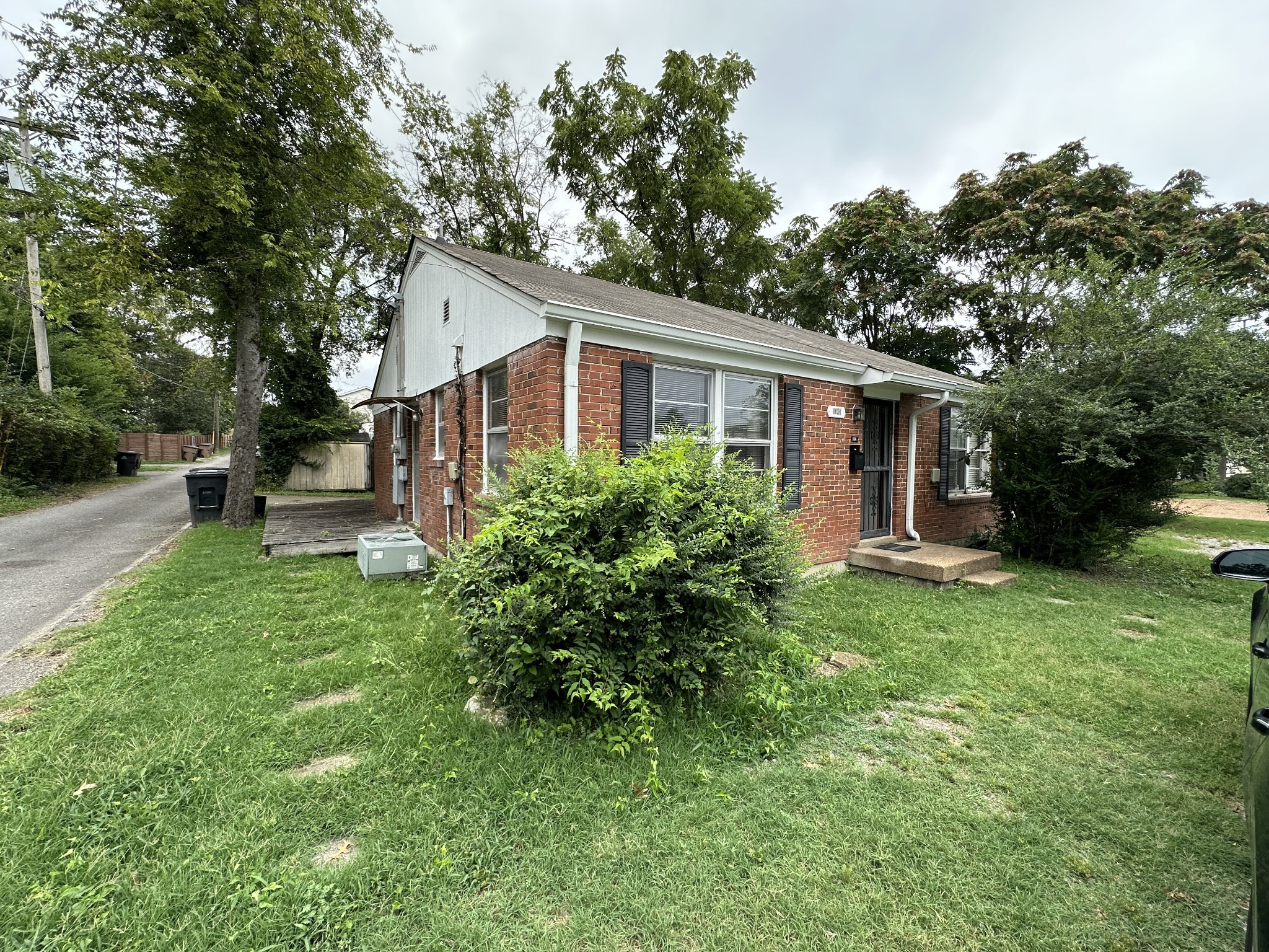 1701 26th A S Left Side of Duplex