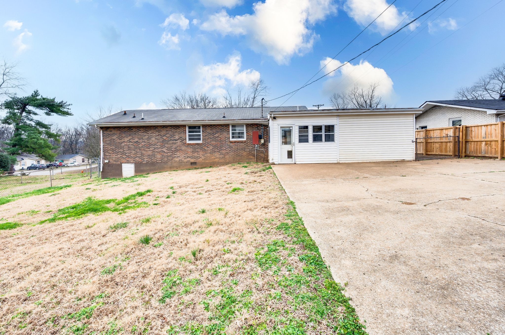 Nashville, Tennessee 37209, United States, 4 Bedrooms Bedrooms, ,2 BathroomsBathrooms,Residential,Active,252218