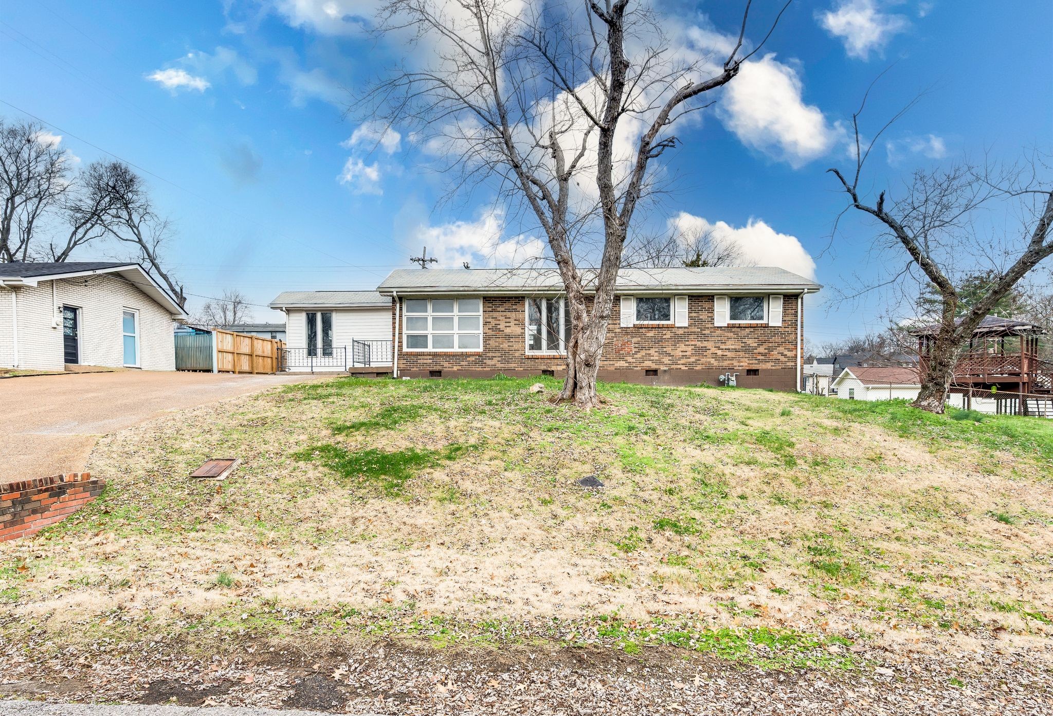 Nashville, Tennessee 37209, United States, 4 Bedrooms Bedrooms, ,2 BathroomsBathrooms,Residential,Active,252218