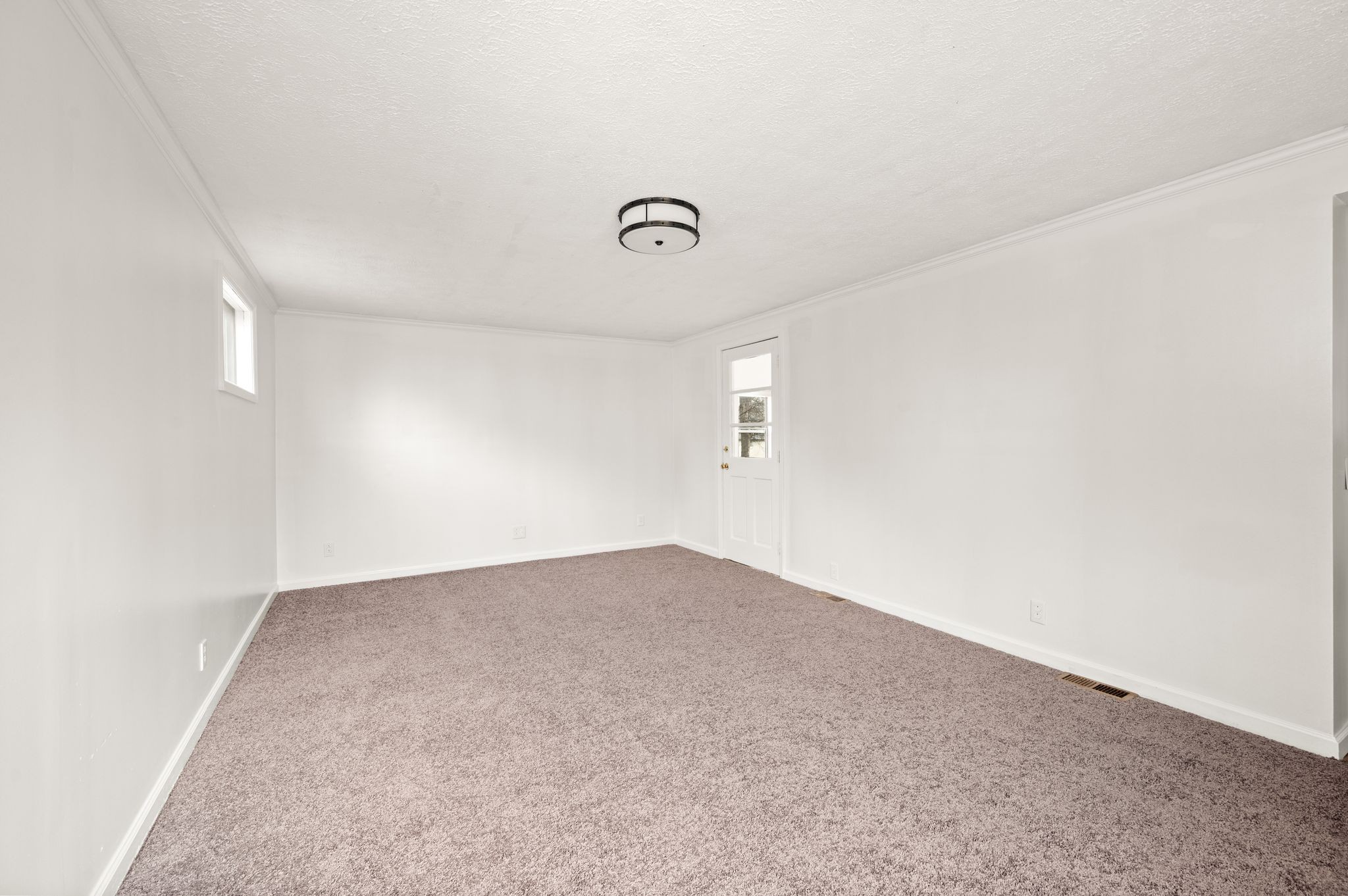 Nashville, Tennessee 37209, United States, 4 Bedrooms Bedrooms, ,2 BathroomsBathrooms,Residential,Active,252218