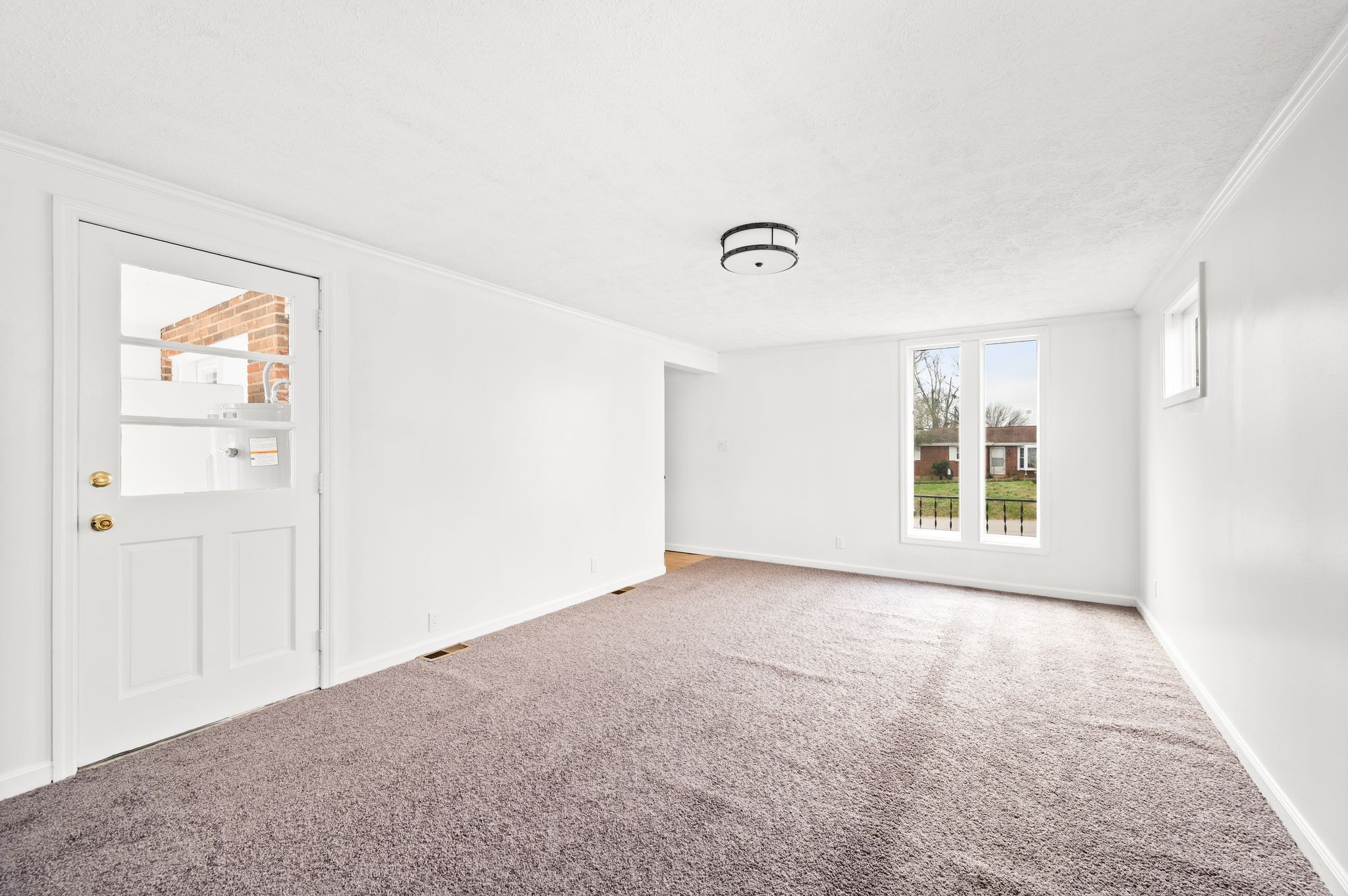 Nashville, Tennessee 37209, United States, 4 Bedrooms Bedrooms, ,2 BathroomsBathrooms,Residential,Active,252218