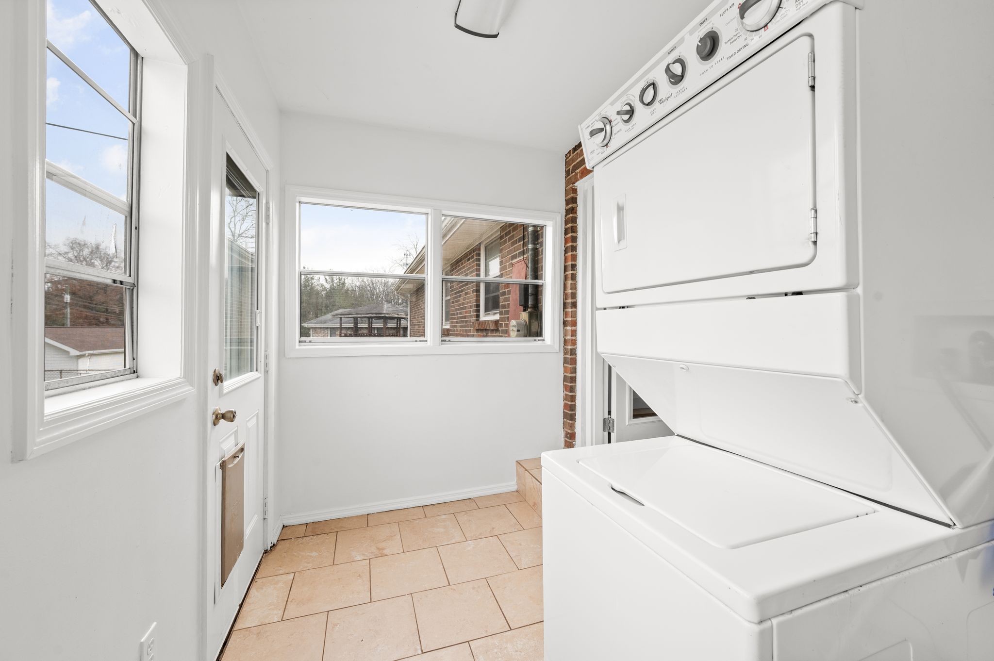 Nashville, Tennessee 37209, United States, 4 Bedrooms Bedrooms, ,2 BathroomsBathrooms,Residential,Active,252218