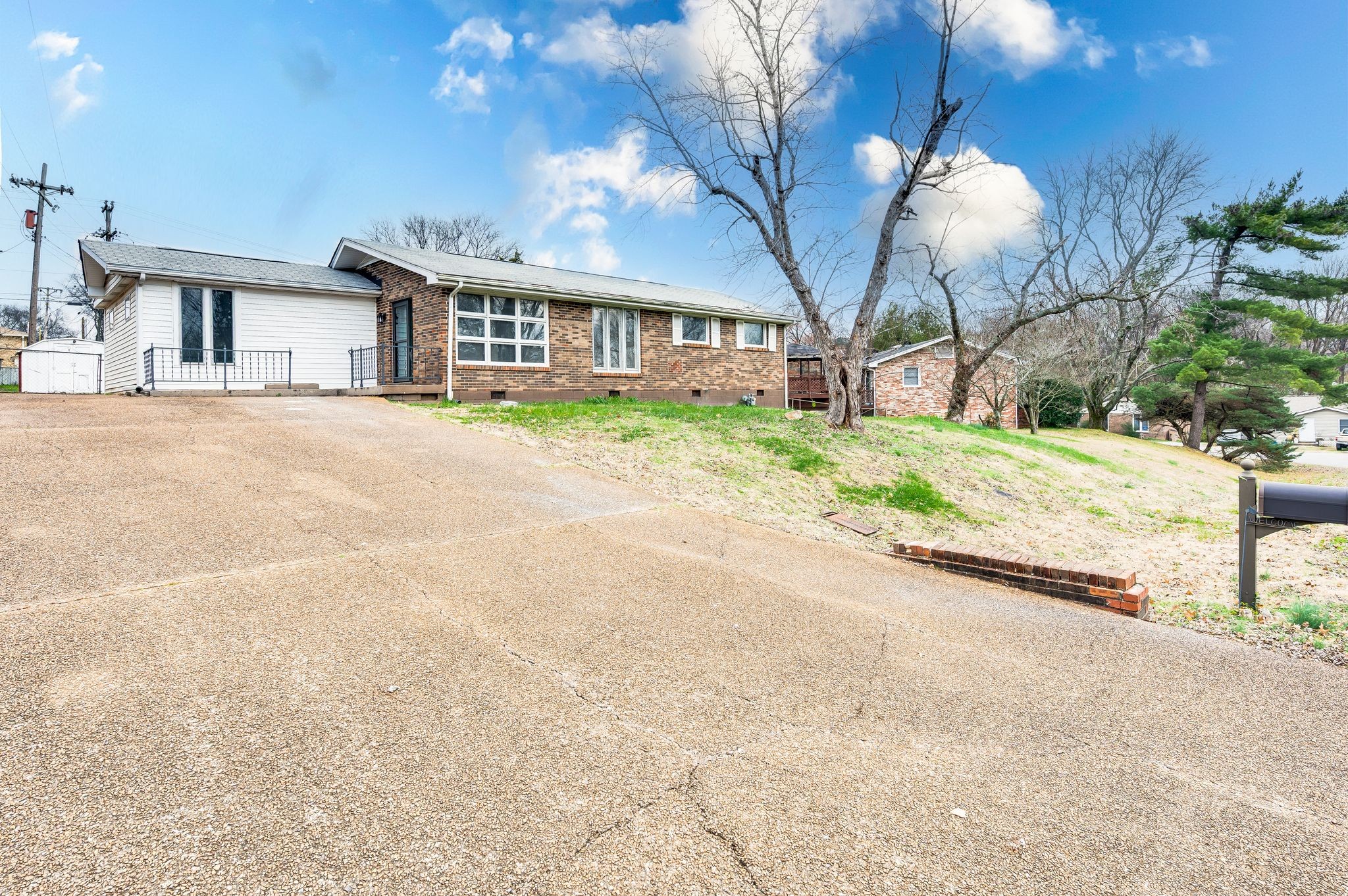 Nashville, Tennessee 37209, United States, 4 Bedrooms Bedrooms, ,2 BathroomsBathrooms,Residential,Active,252218