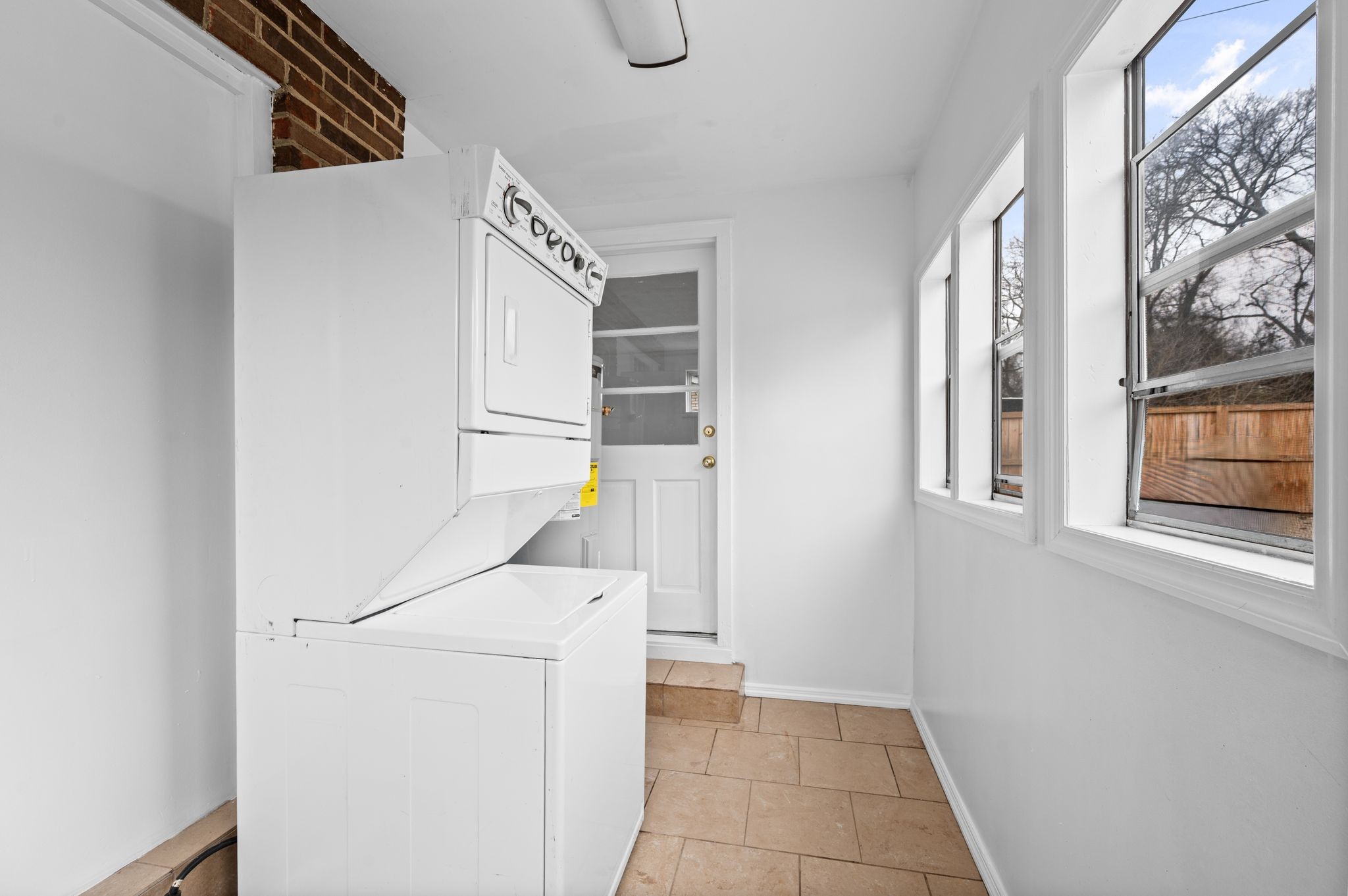 Nashville, Tennessee 37209, United States, 4 Bedrooms Bedrooms, ,2 BathroomsBathrooms,Residential,Active,252218