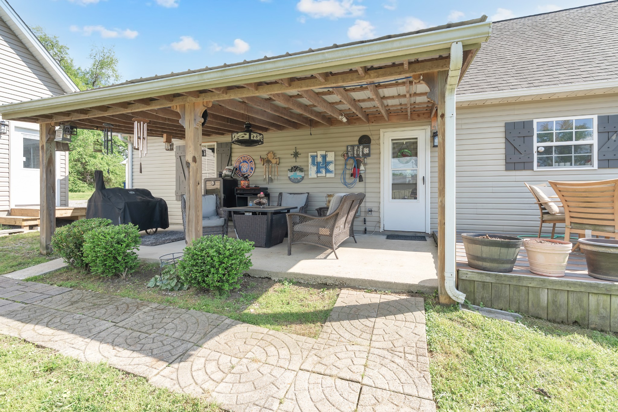 105 Jonathan Ct