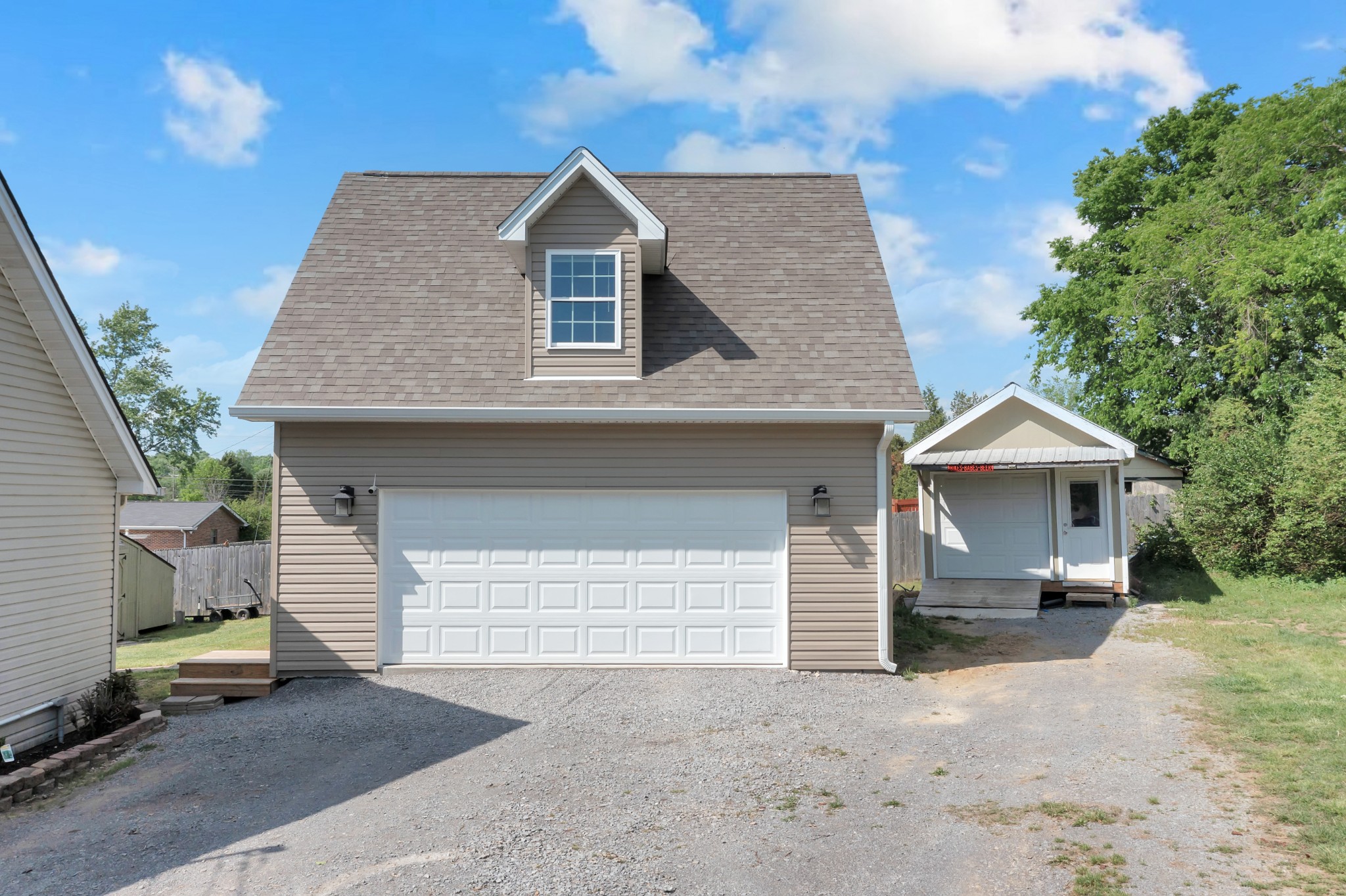 105 Jonathan Ct