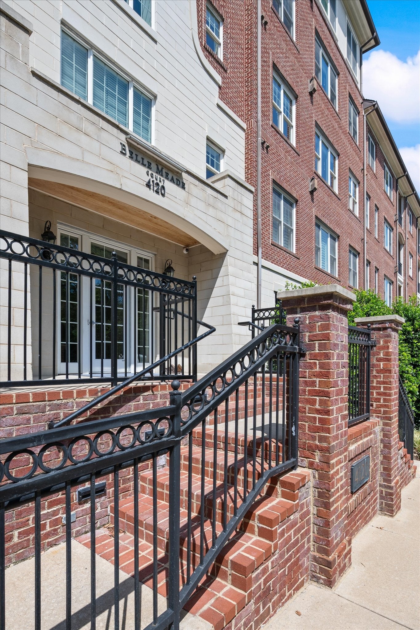 4120 Ridgefield Dr 301