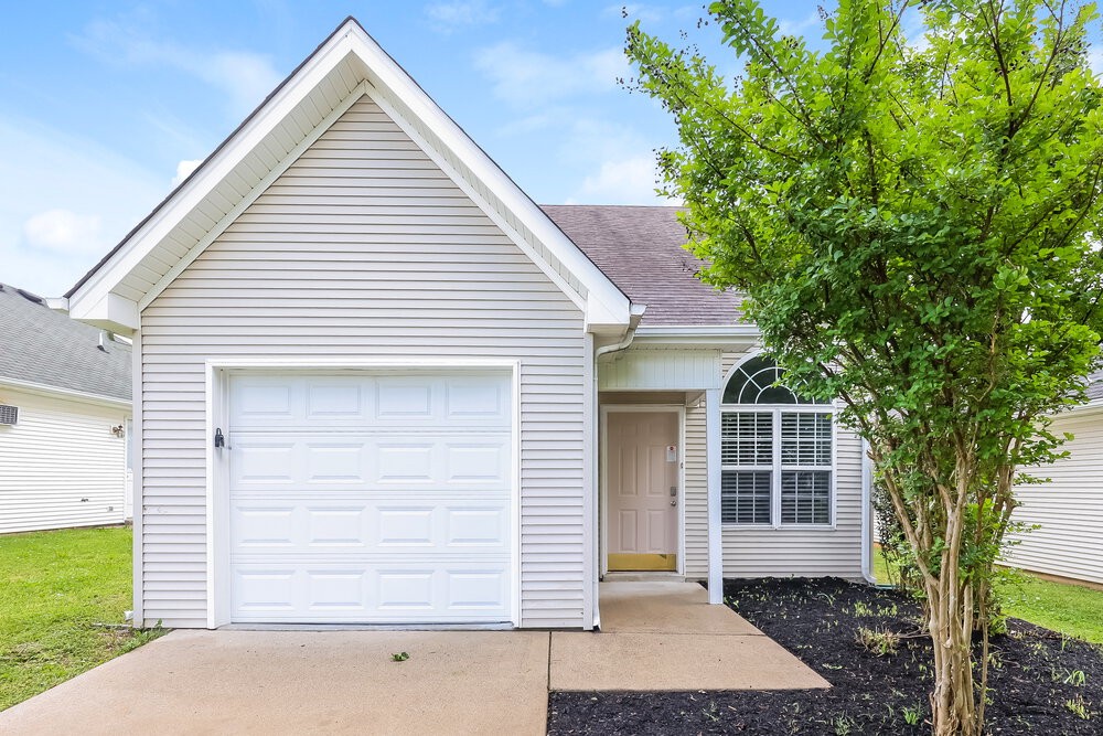 Photo 1 of 17 — 1464 Rochester Dr, Murfreesboro, TN 37130