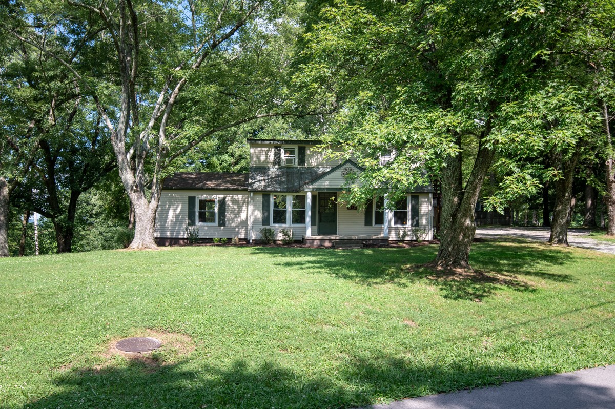972 Weeping Willow Rd