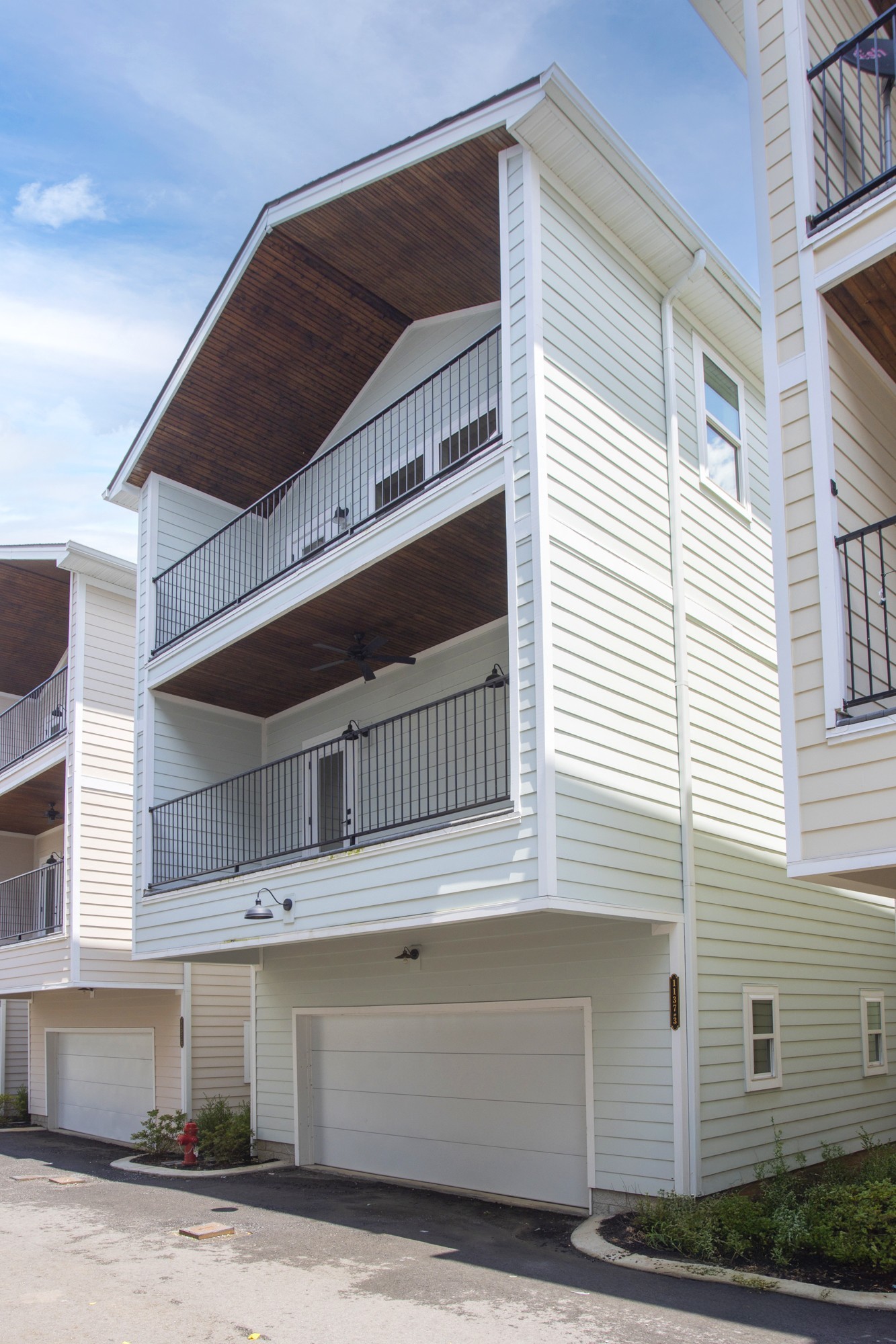 1137 Lawrence Avenue 3