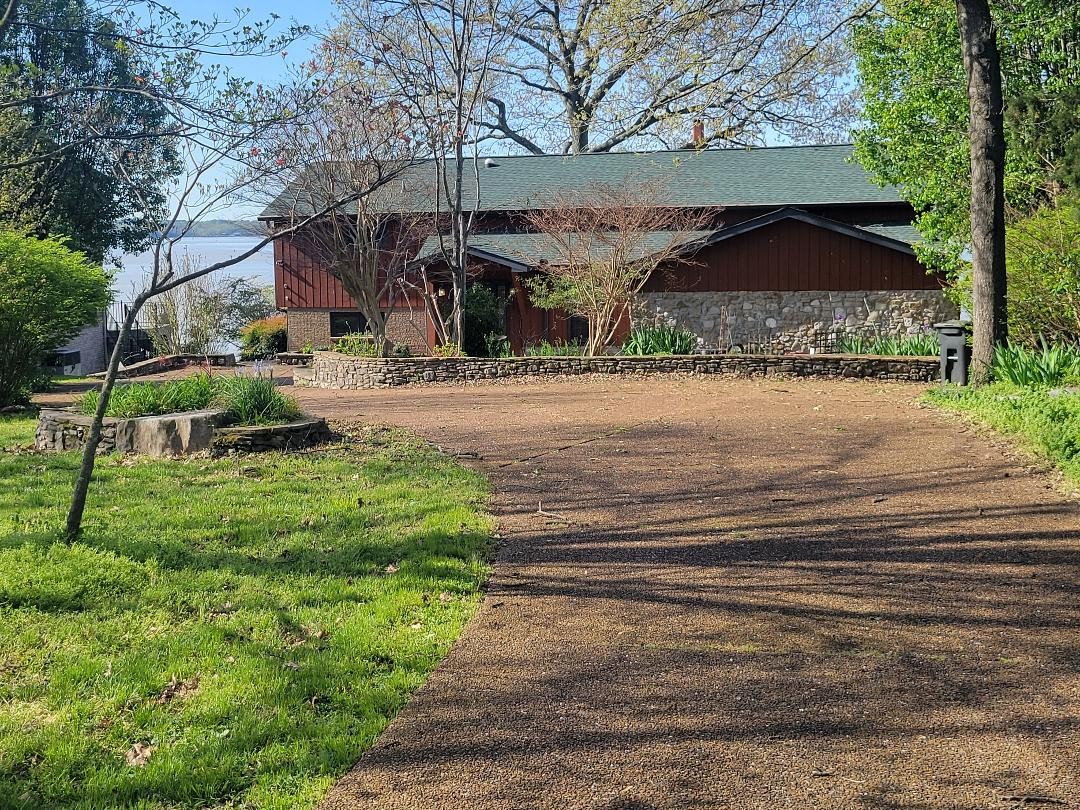 1203 Shoreside Drive
