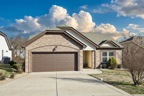 1030 Berra Dr Springfield TN 37172