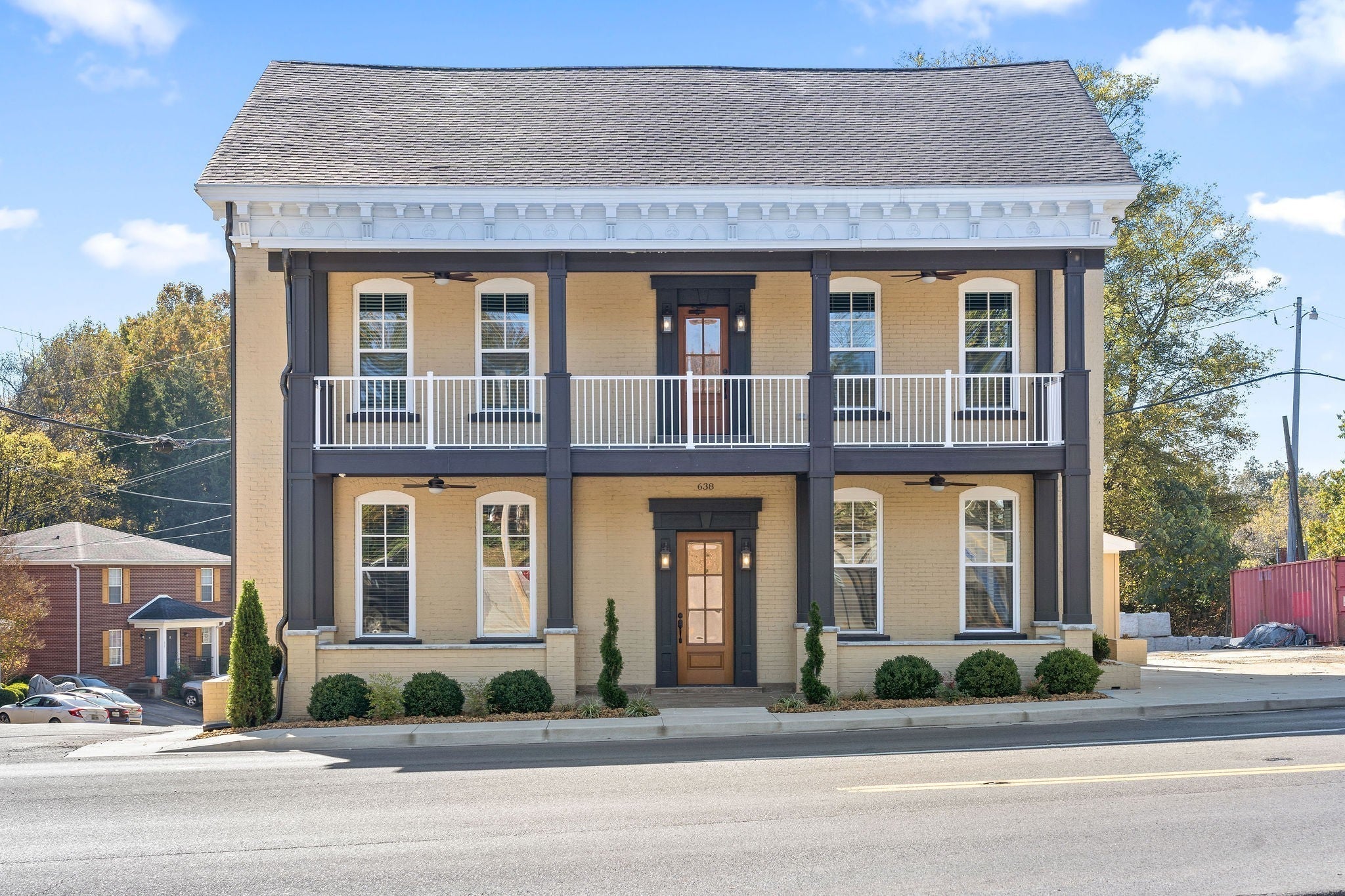 638 Madison St 9