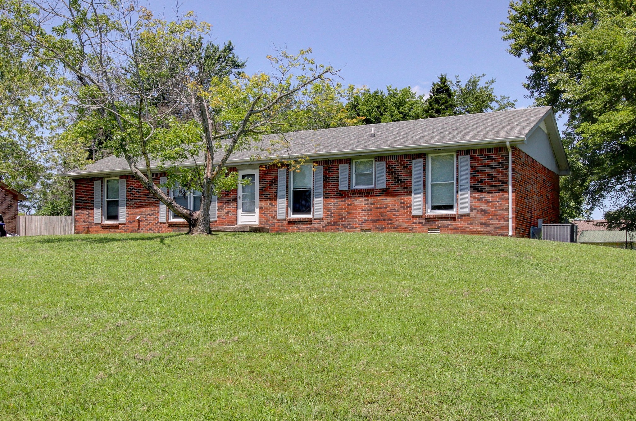 521 Cheatham Dr