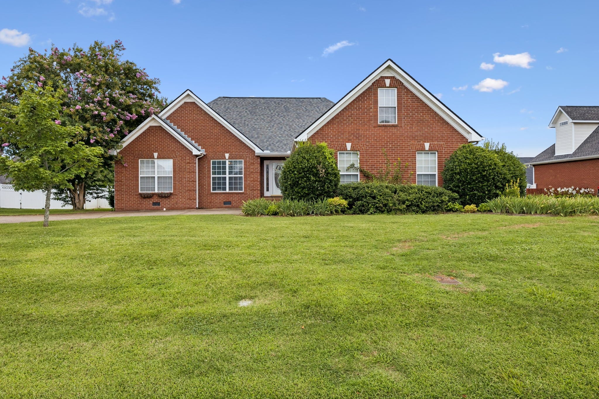 371 Sayre Ln