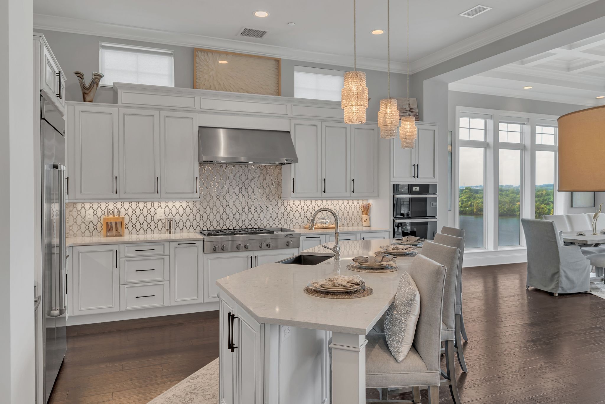 1024 Club View Dr F401