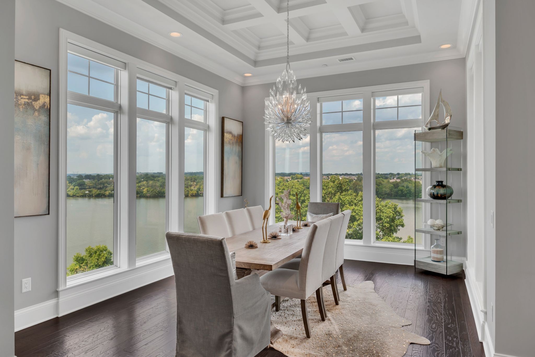 1024 Club View Dr F401