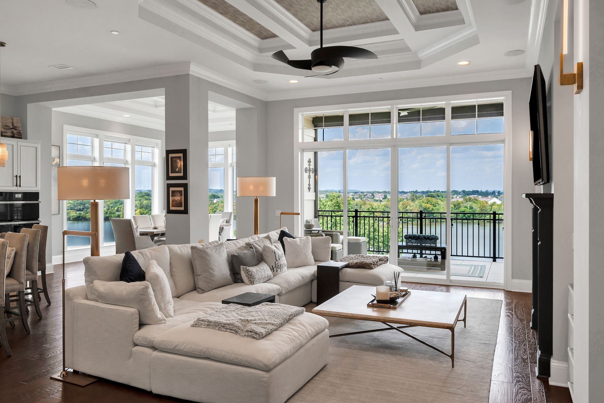 1024 Club View Dr F401