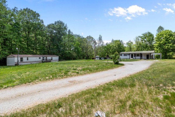 305 Old Bruceton Rd