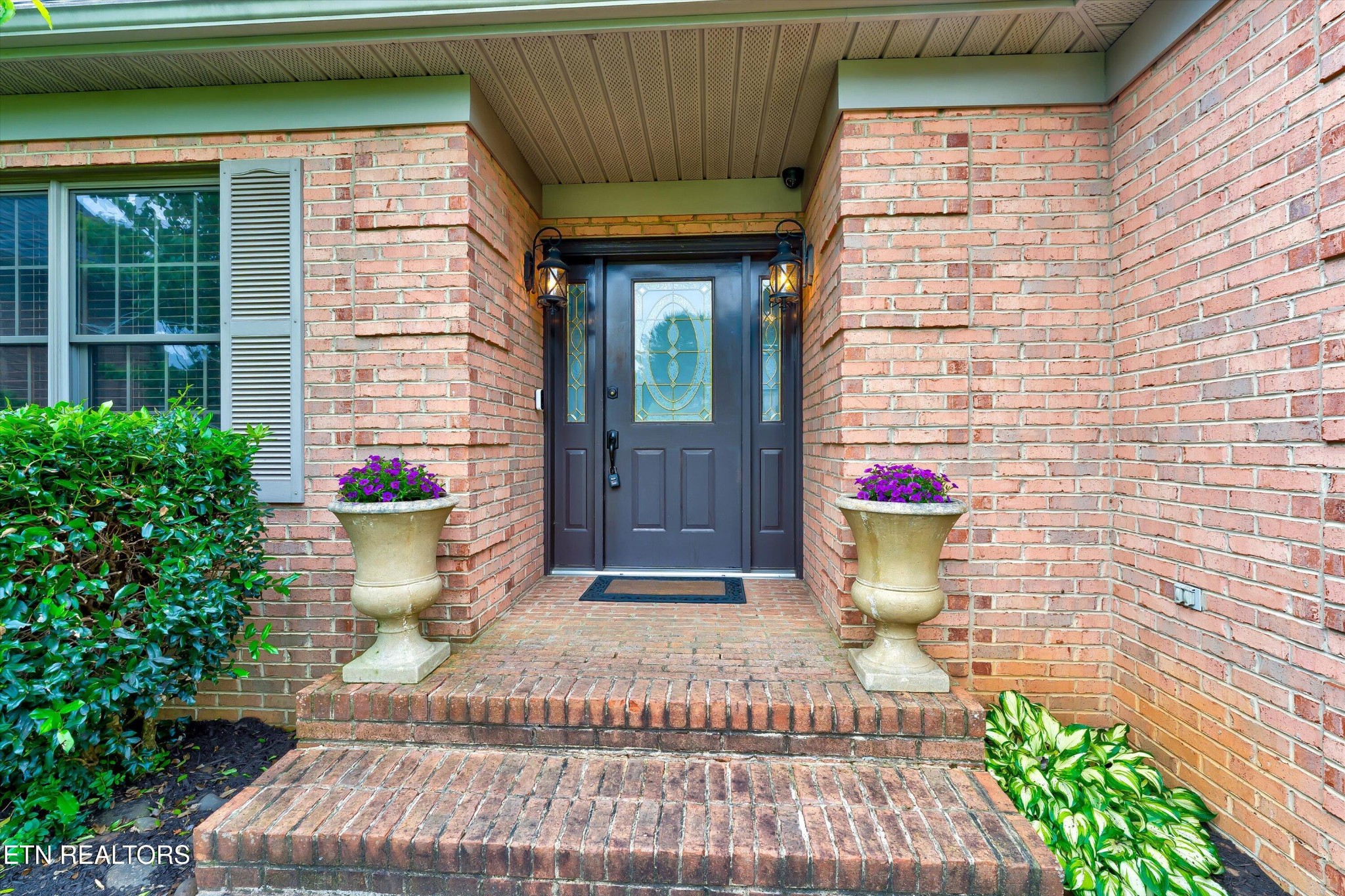 113 Lakeview Place