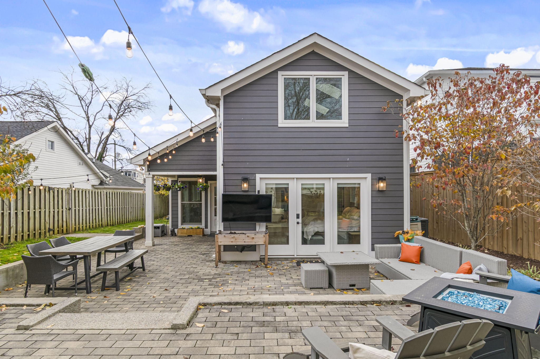 Nashville, Tennessee 37208, United States, 3 Bedrooms Bedrooms, ,3 BathroomsBathrooms,Residential,Coming Soon,241305