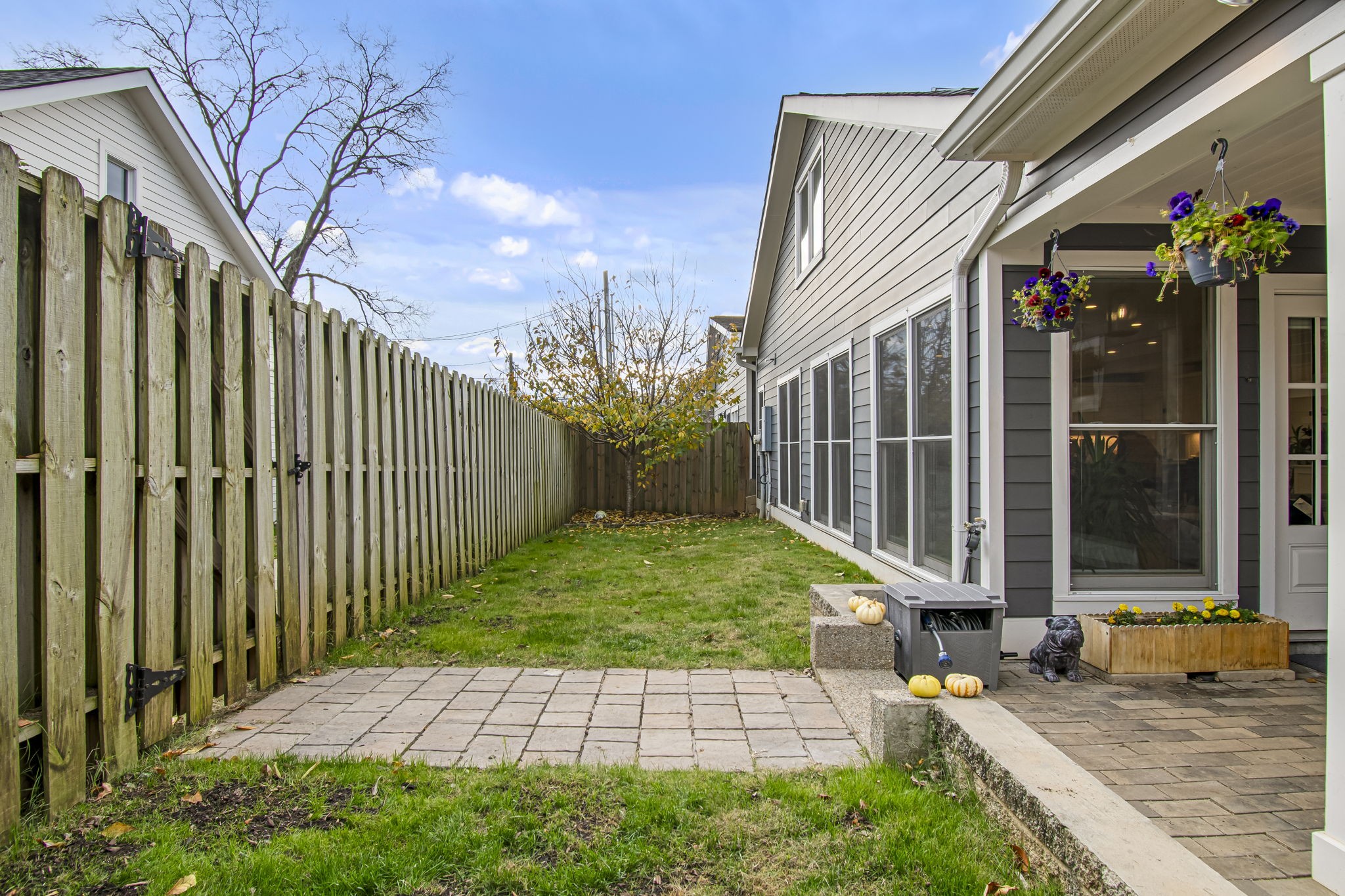 Nashville, Tennessee 37208, United States, 3 Bedrooms Bedrooms, ,3 BathroomsBathrooms,Residential,Coming Soon,241305