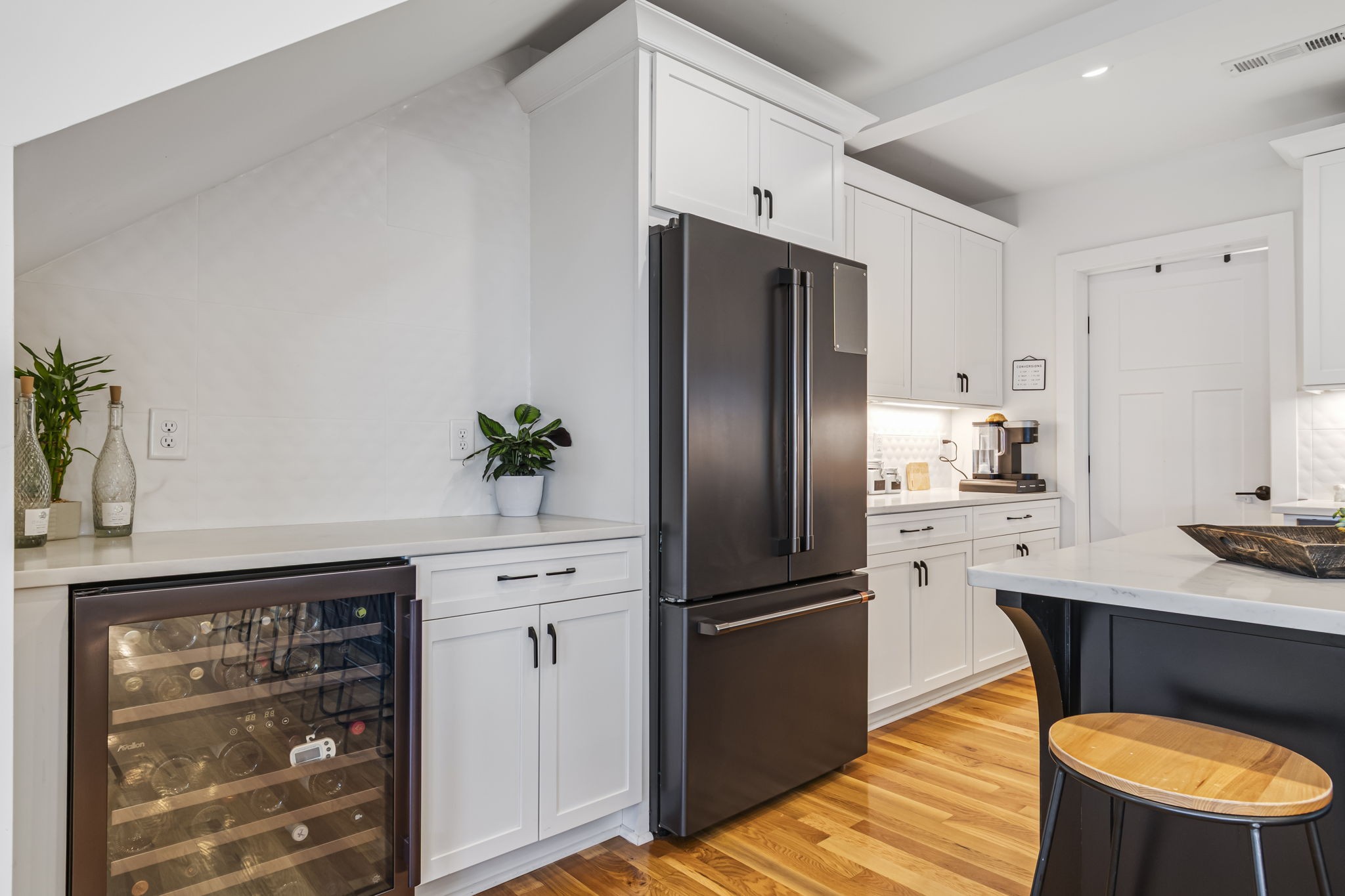 Nashville, Tennessee 37208, United States, 3 Bedrooms Bedrooms, ,3 BathroomsBathrooms,Residential,Coming Soon,241305