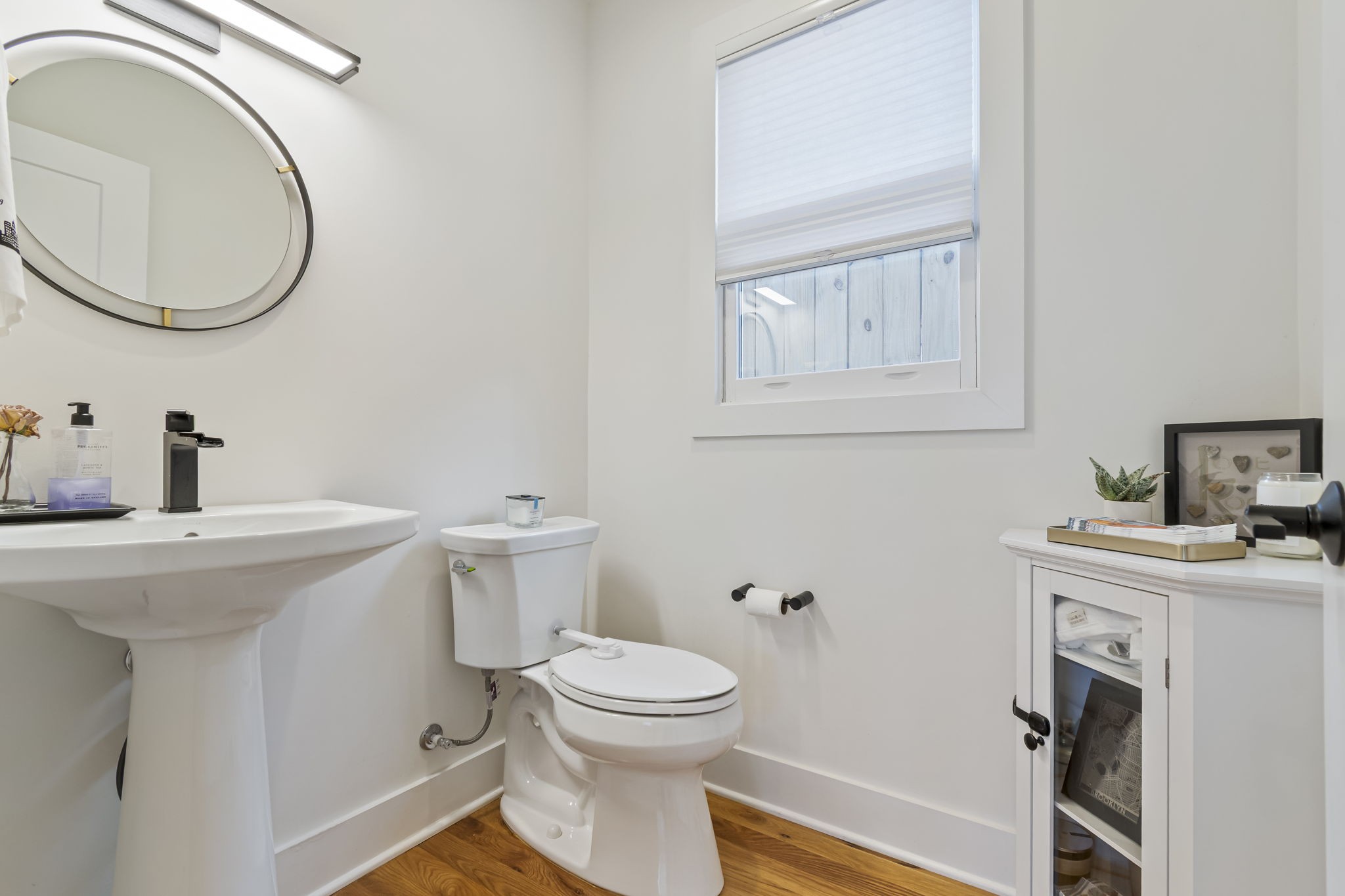 Nashville, Tennessee 37208, United States, 3 Bedrooms Bedrooms, ,3 BathroomsBathrooms,Residential,Coming Soon,241305