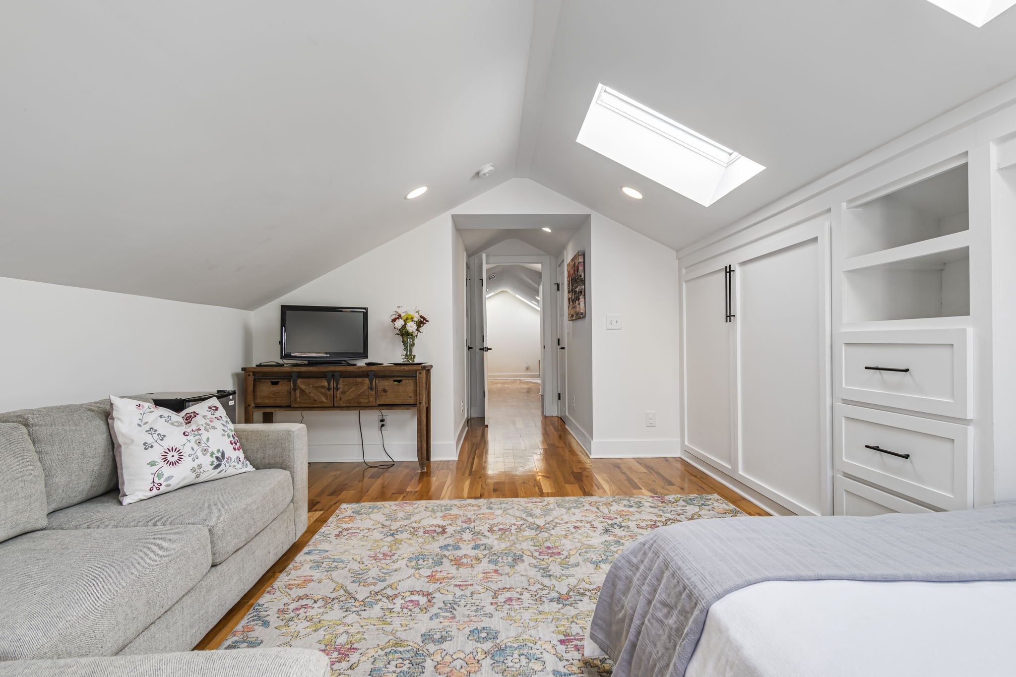 Nashville, Tennessee 37208, United States, 3 Bedrooms Bedrooms, ,3 BathroomsBathrooms,Residential,Coming Soon,241305