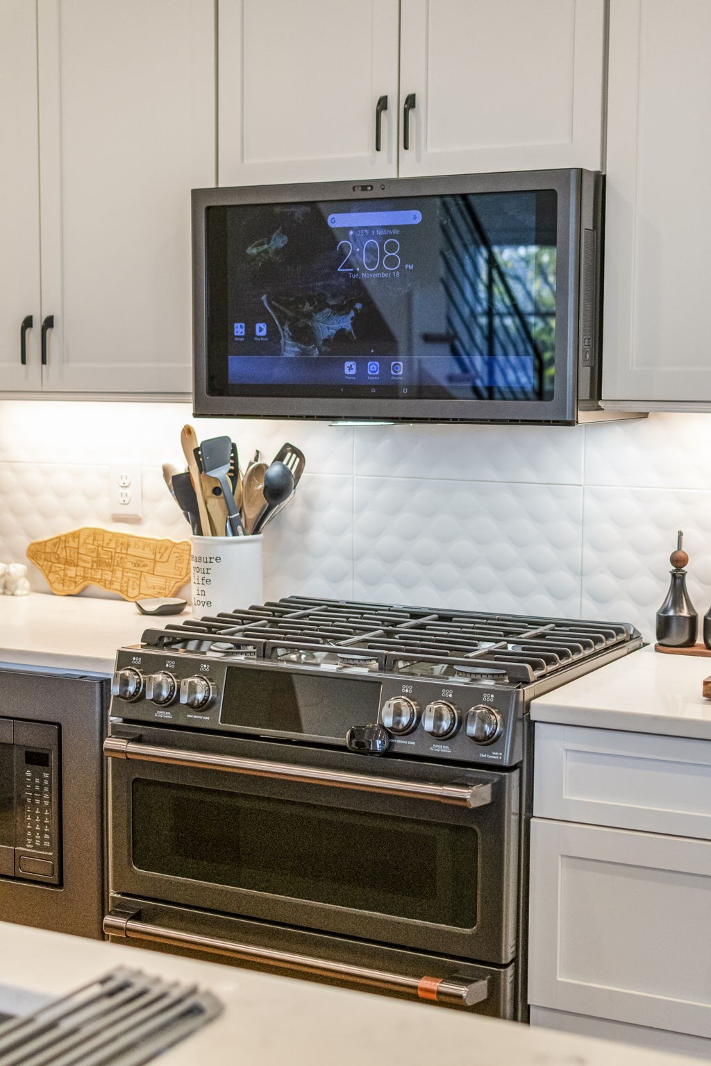 Nashville, Tennessee 37208, United States, 3 Bedrooms Bedrooms, ,3 BathroomsBathrooms,Residential,Coming Soon,241305