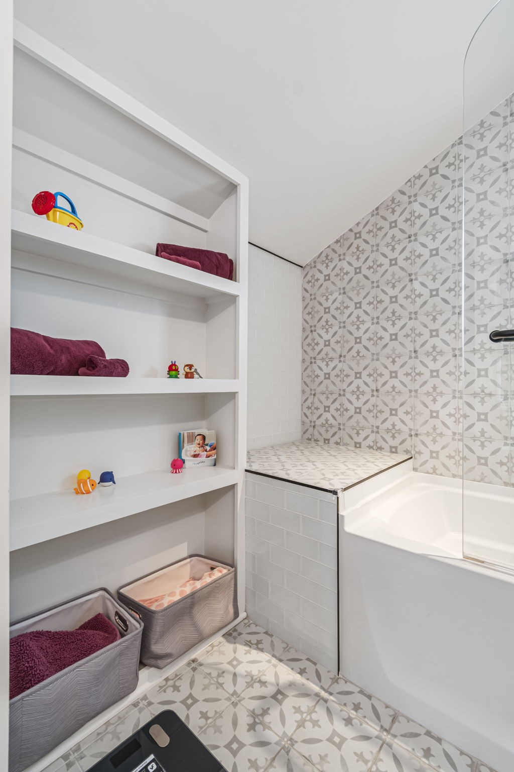 Nashville, Tennessee 37208, United States, 3 Bedrooms Bedrooms, ,3 BathroomsBathrooms,Residential,Coming Soon,241305