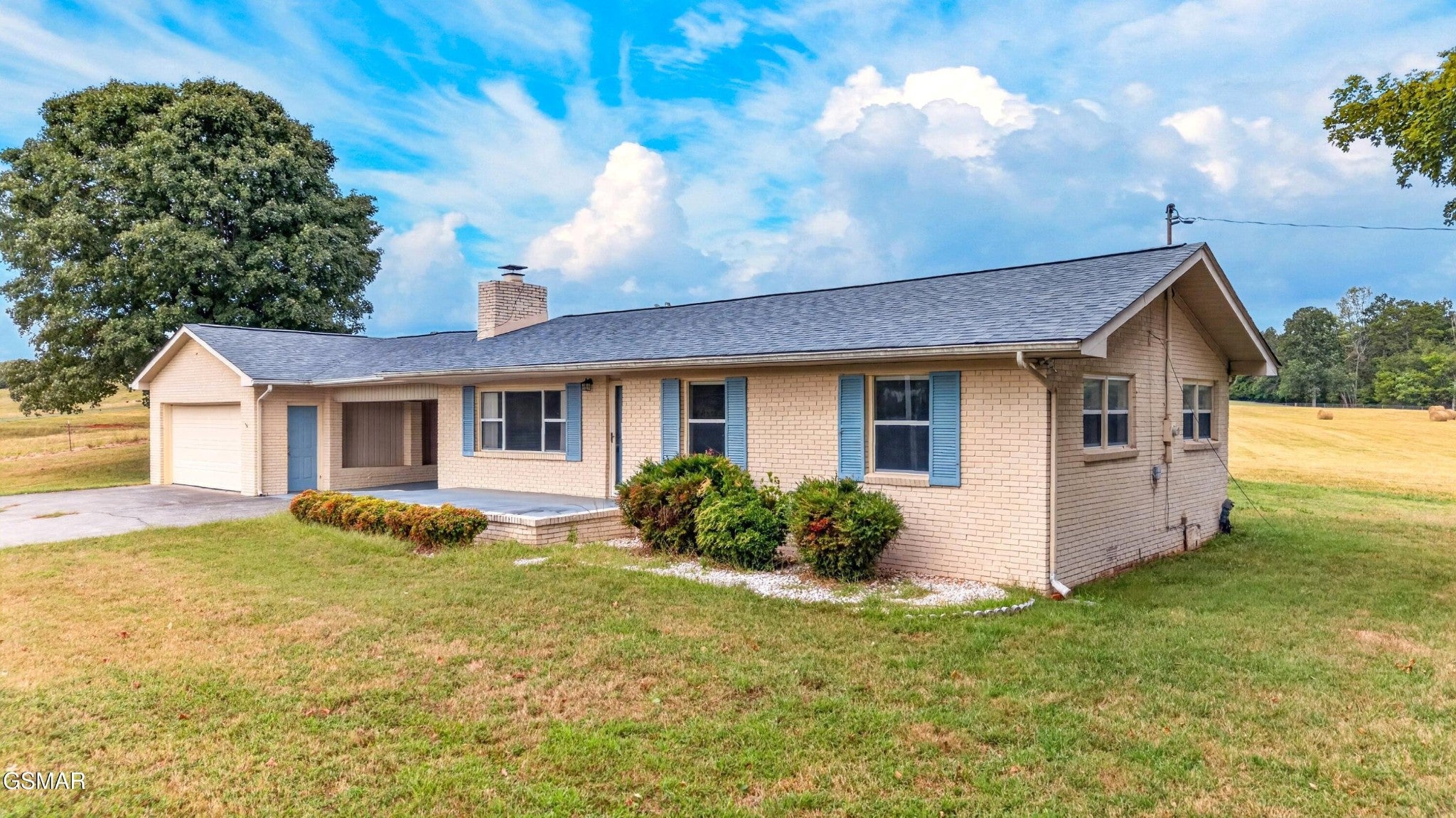 13700 Lakeshore Drive