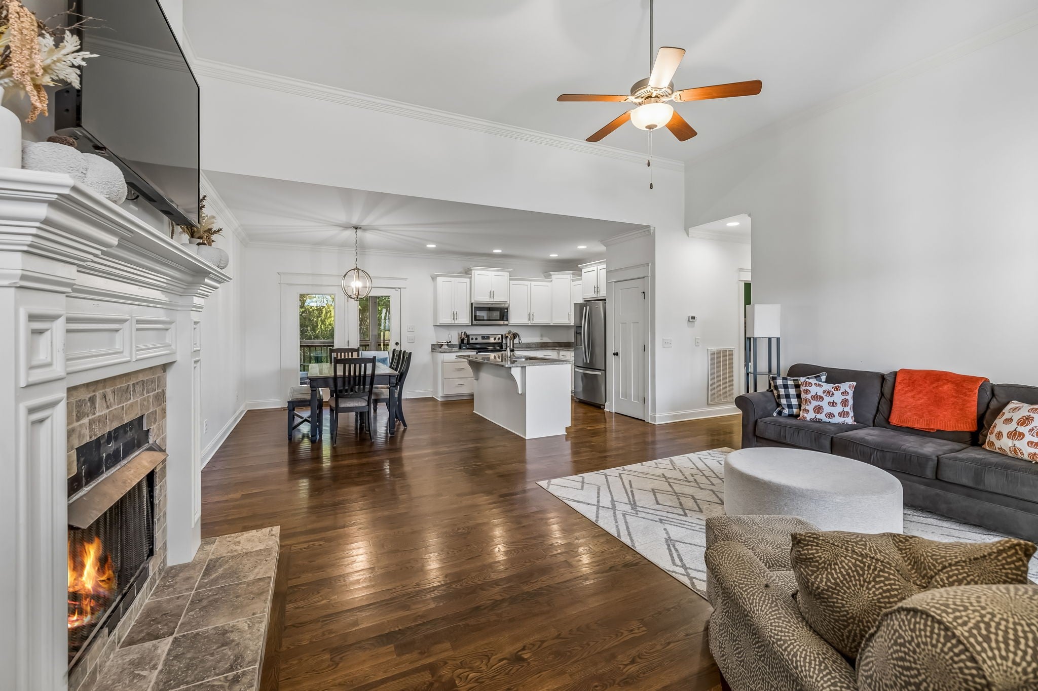 1120 Meriweather Ln